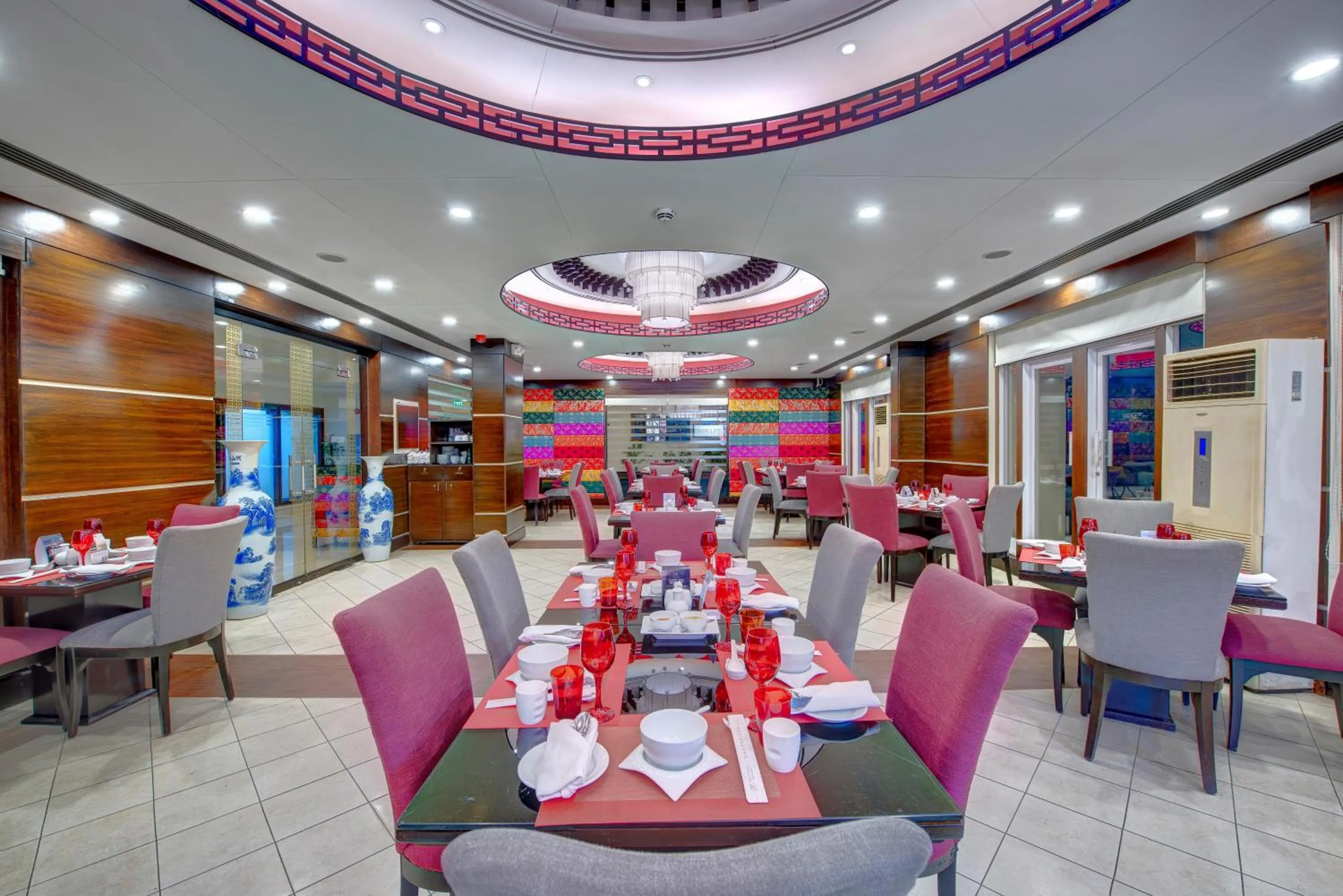 Restaurant/places to eat in Pearl Continental Hotel, Bhurban