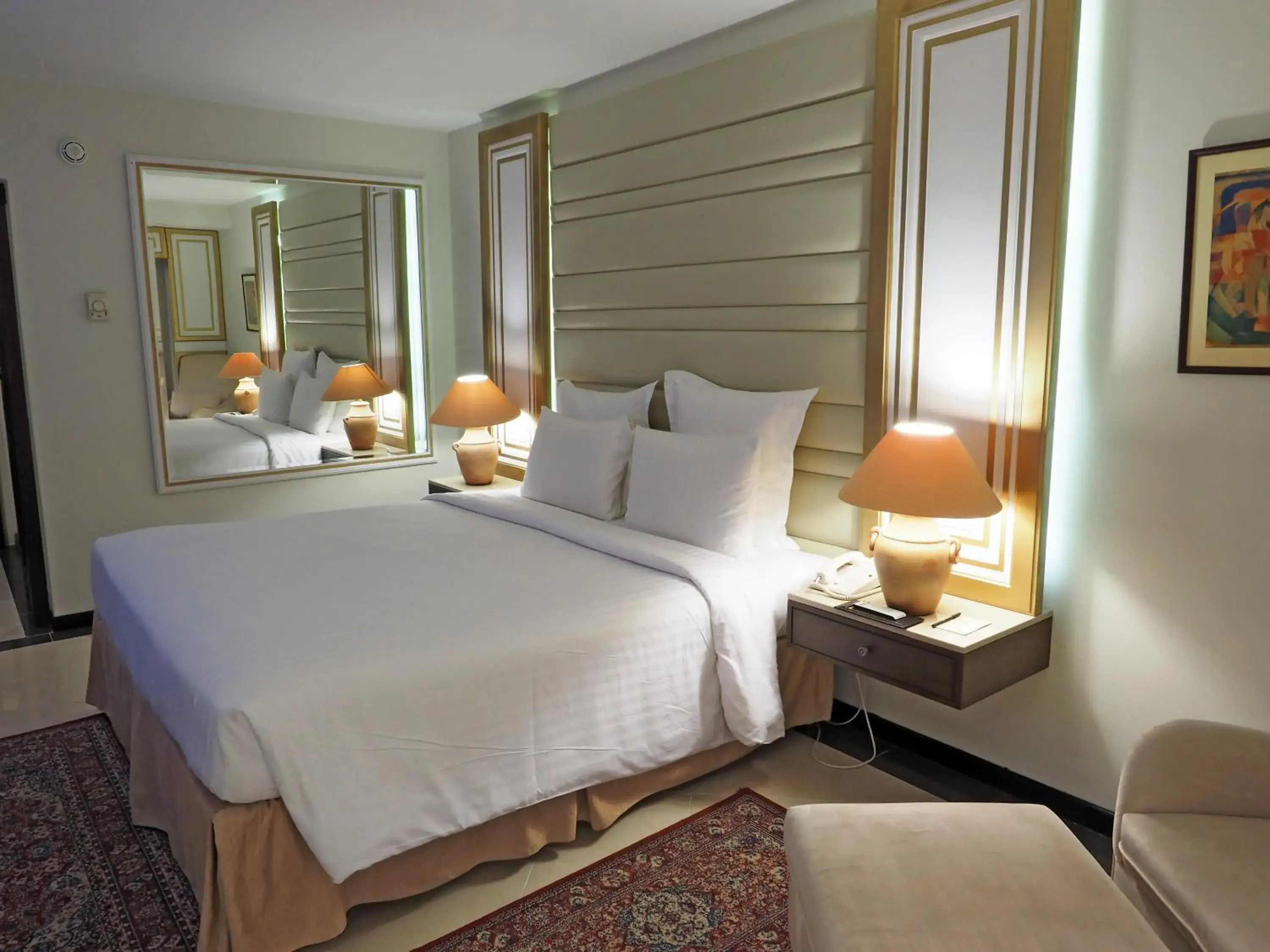 Deluxe King Room in Pearl Continental Hotel, Karachi Deluxe King Room in Pearl Continental Hotel, Karachi