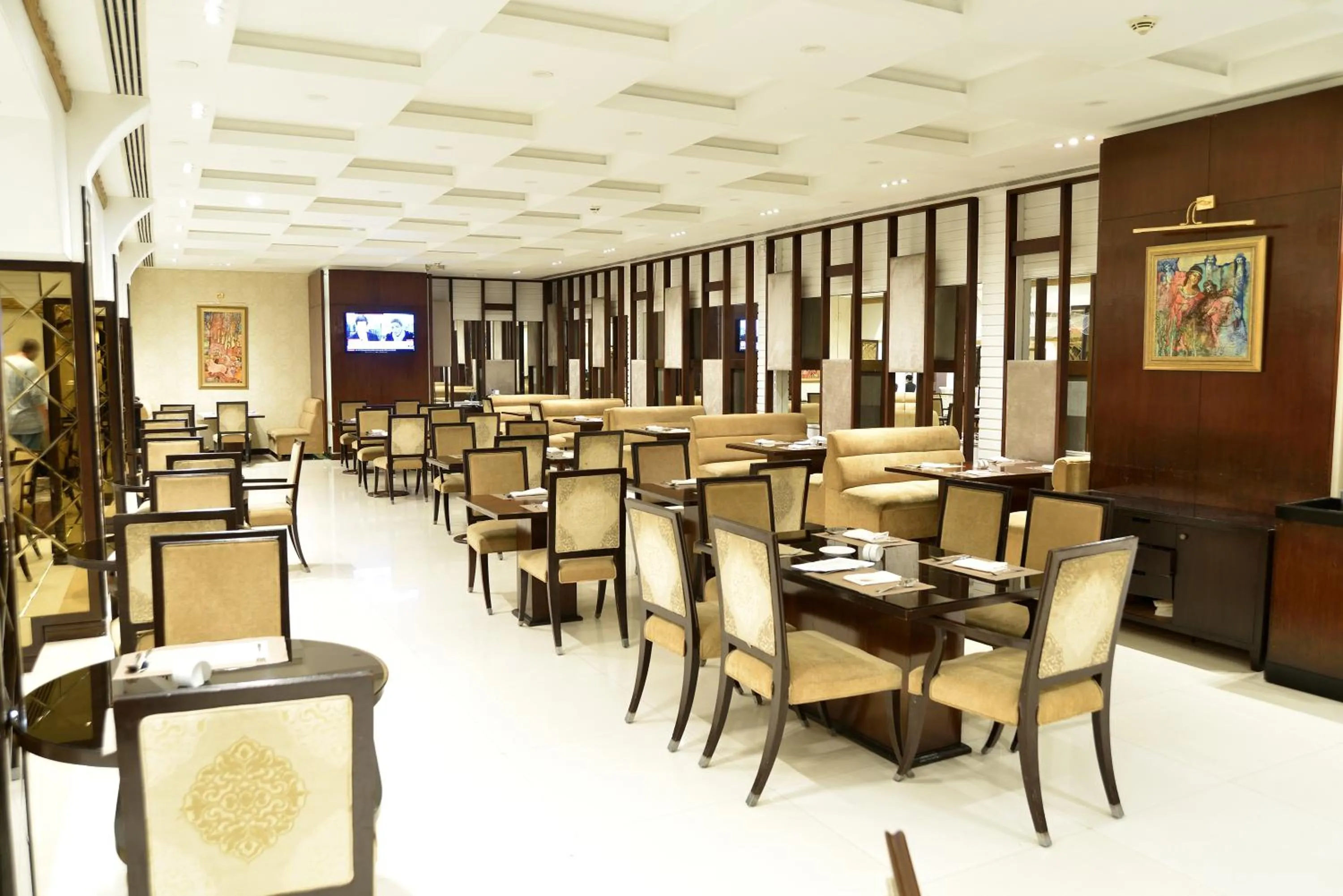 Restaurant/places to eat in Pearl Continental Hotel, Karachi