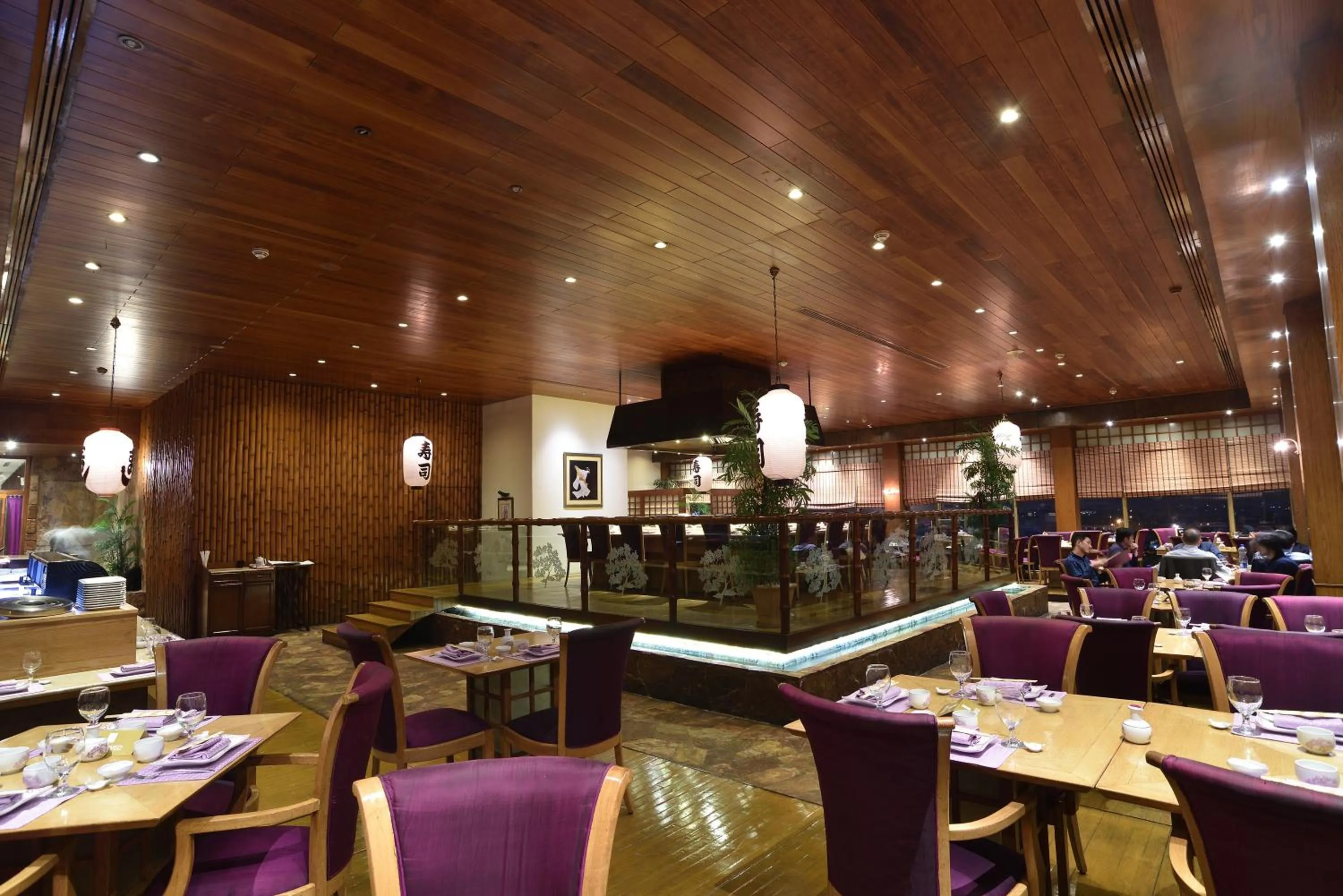 Restaurant/places to eat in Pearl Continental Hotel, Karachi