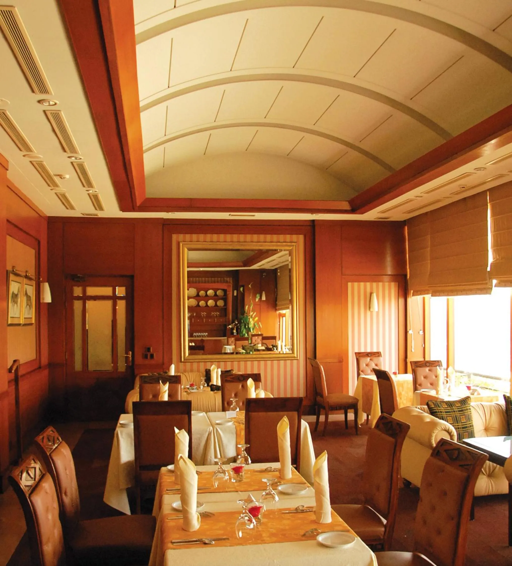 Restaurant/places to eat in Pearl Continental Hotel, Karachi