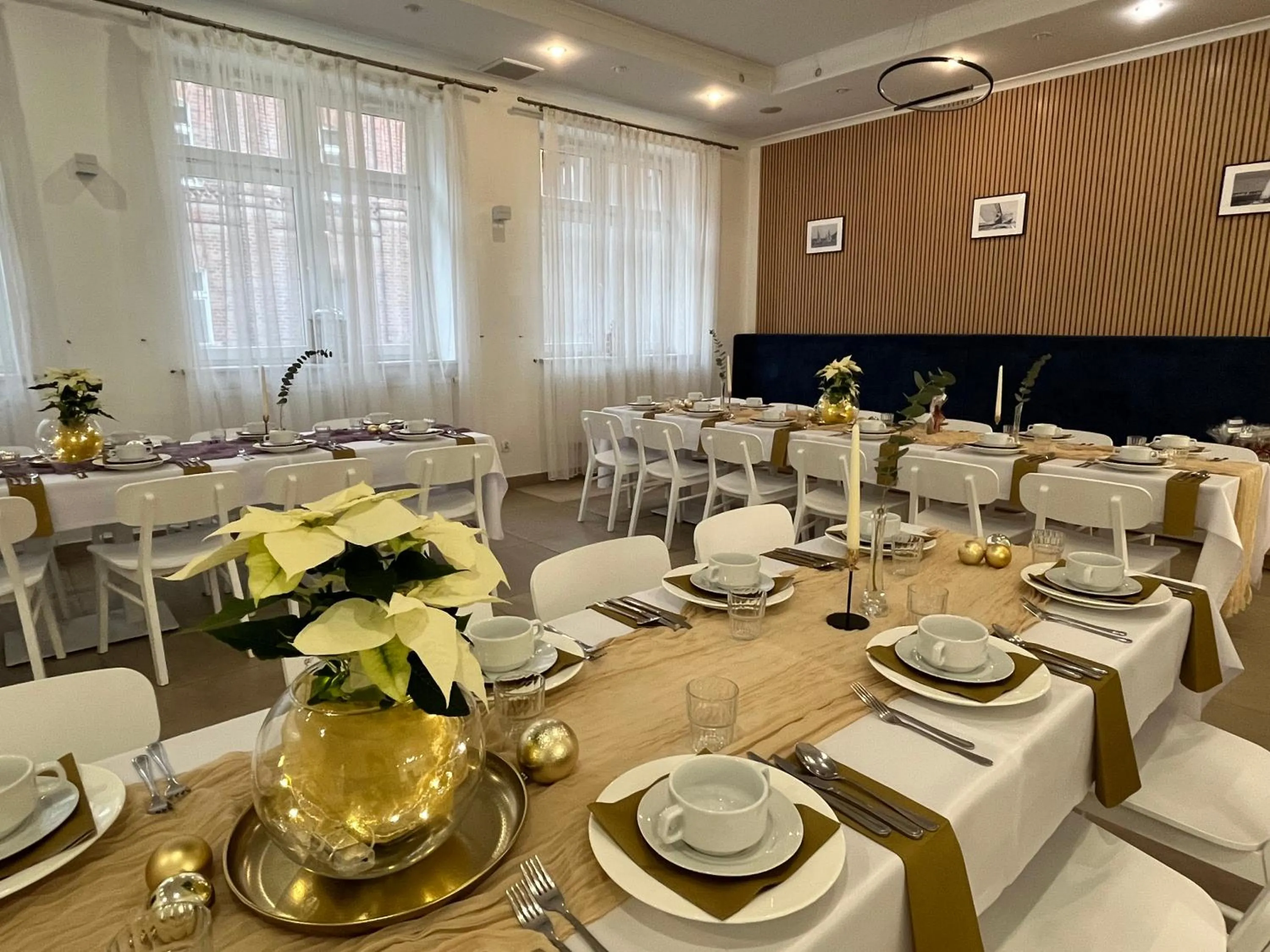 Restaurant/places to eat in Hotel Dom Polonii