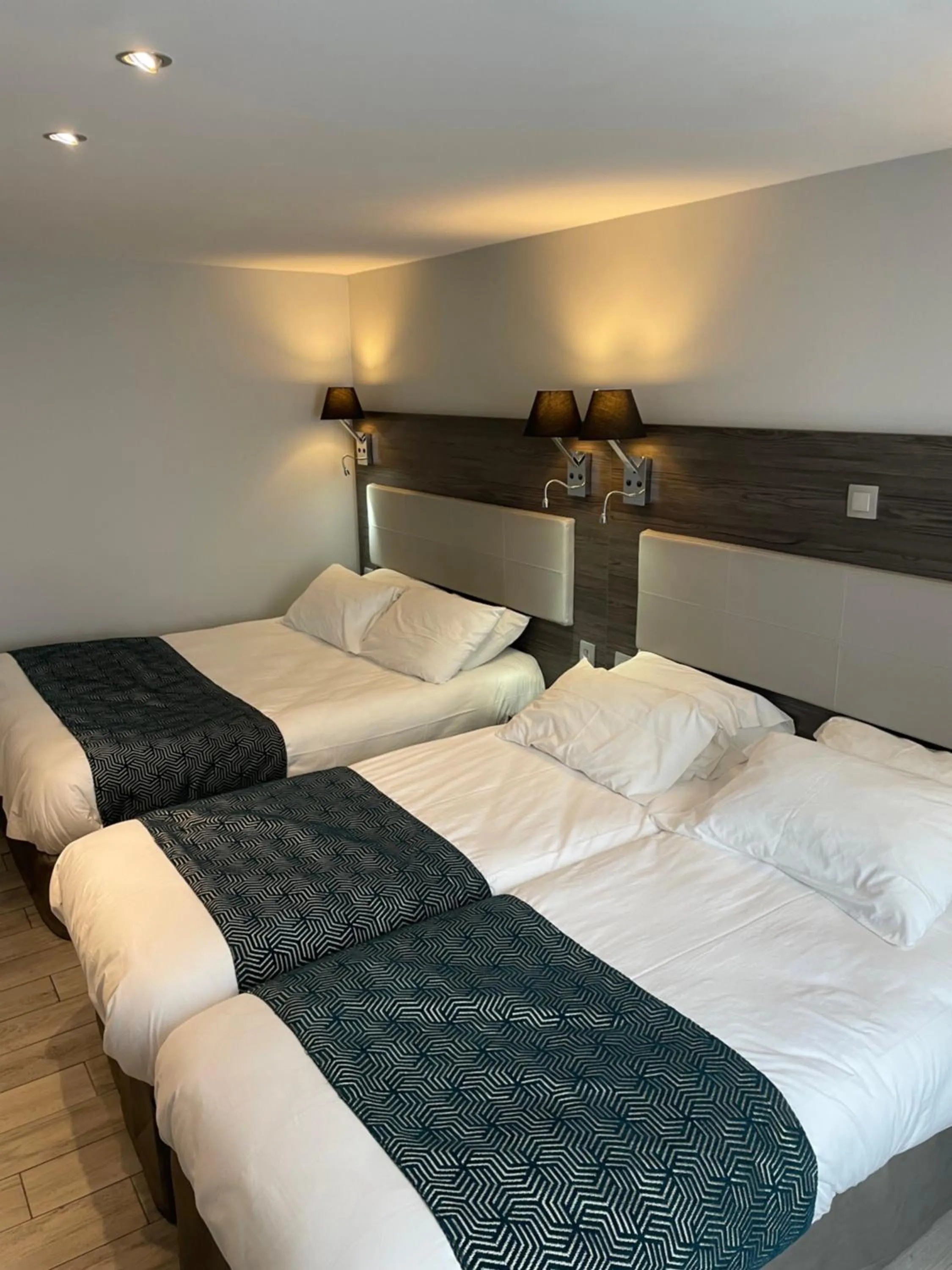 Bedroom, Bed in Mary's Hotel République