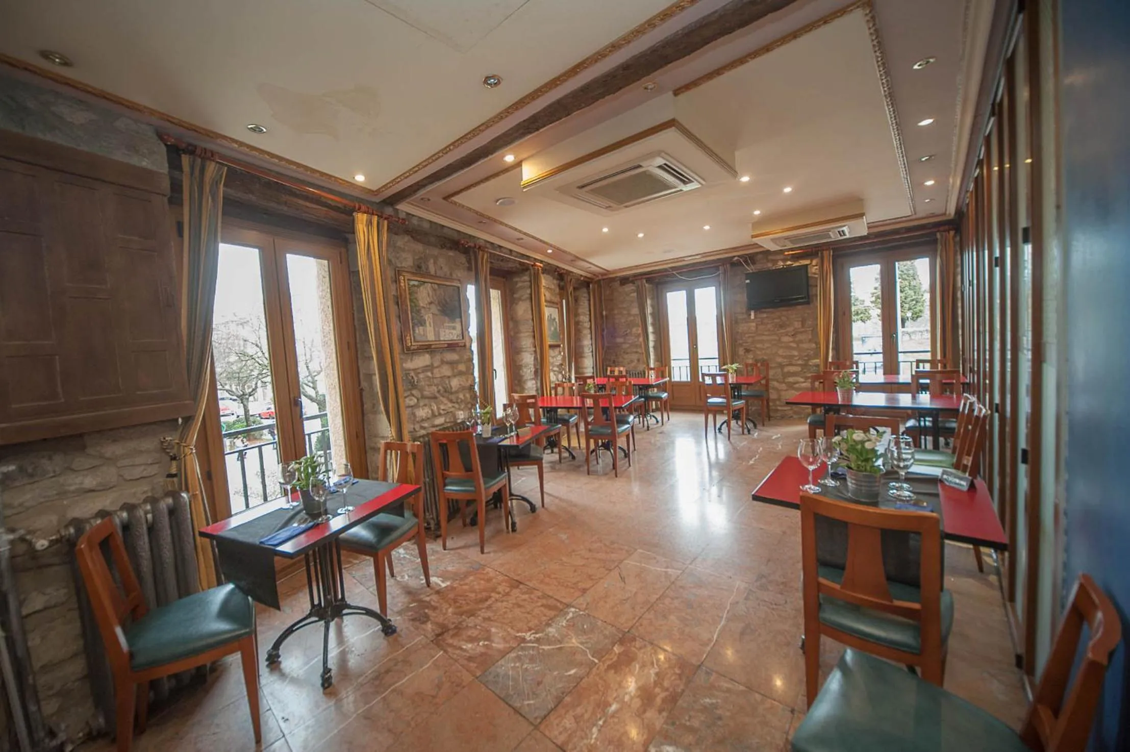 Restaurant/places to eat in Hotel Mur