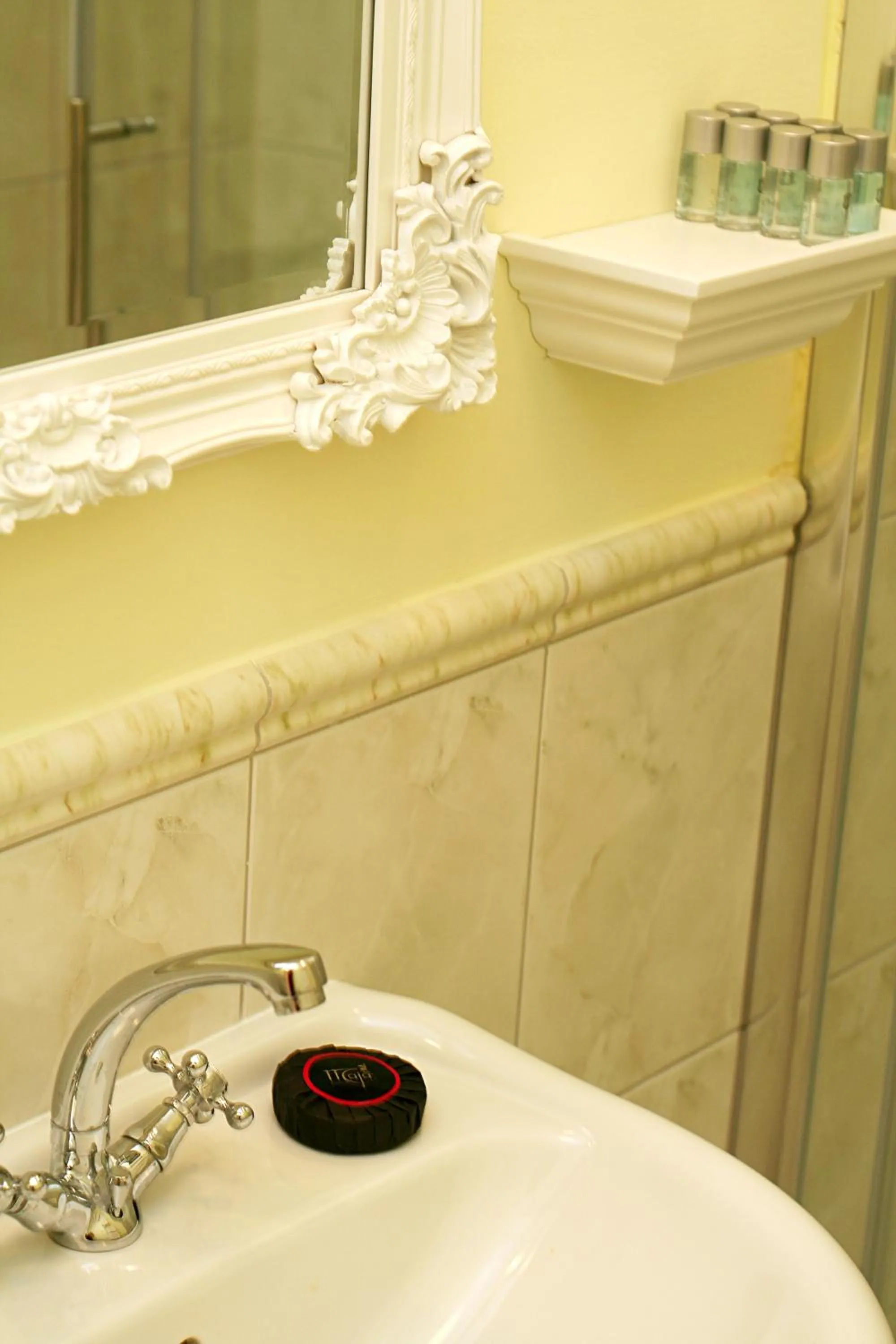 Bathroom in Banica Apartments & Rooms