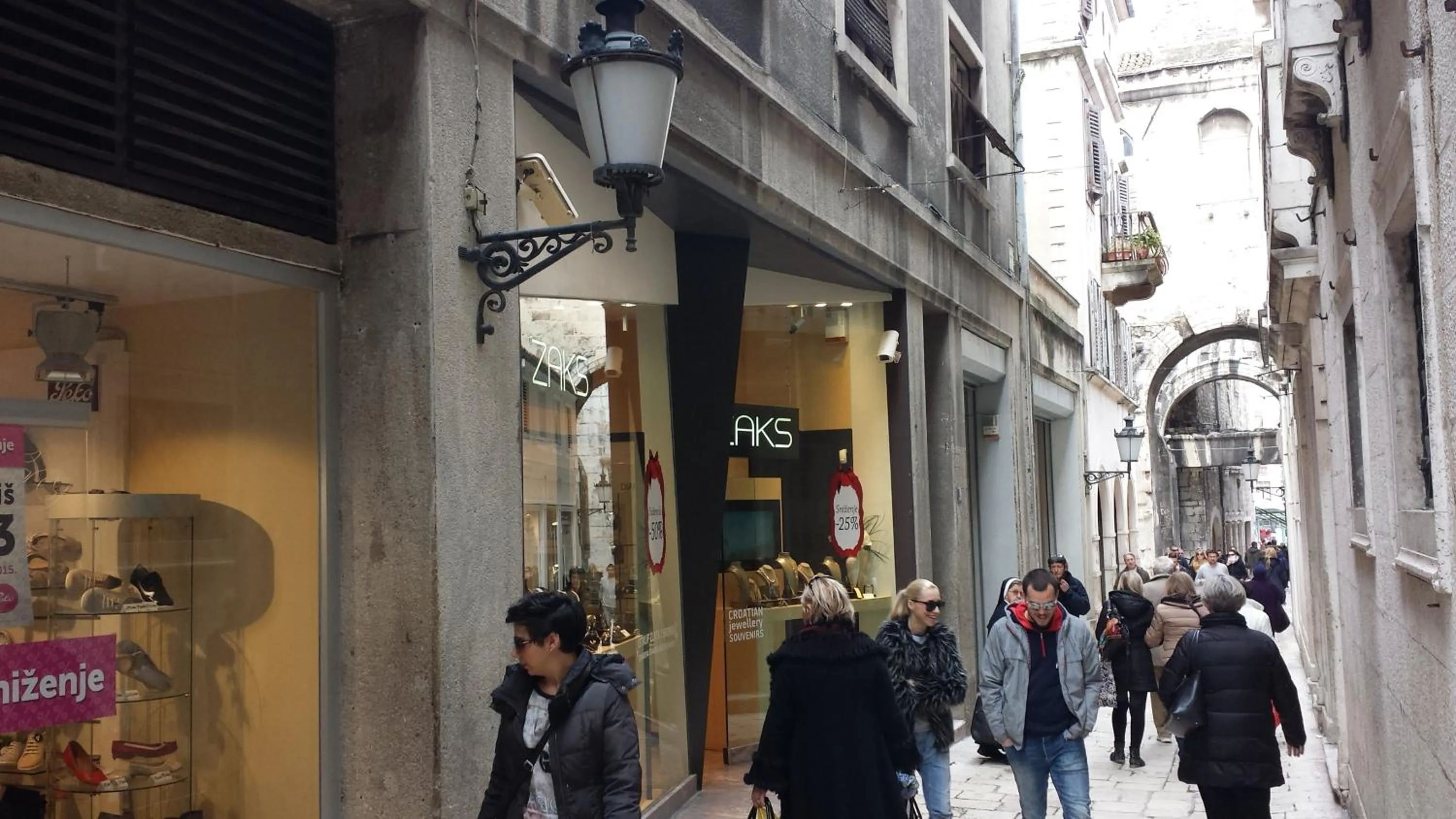 Facade/entrance in Banica Apartments & Rooms