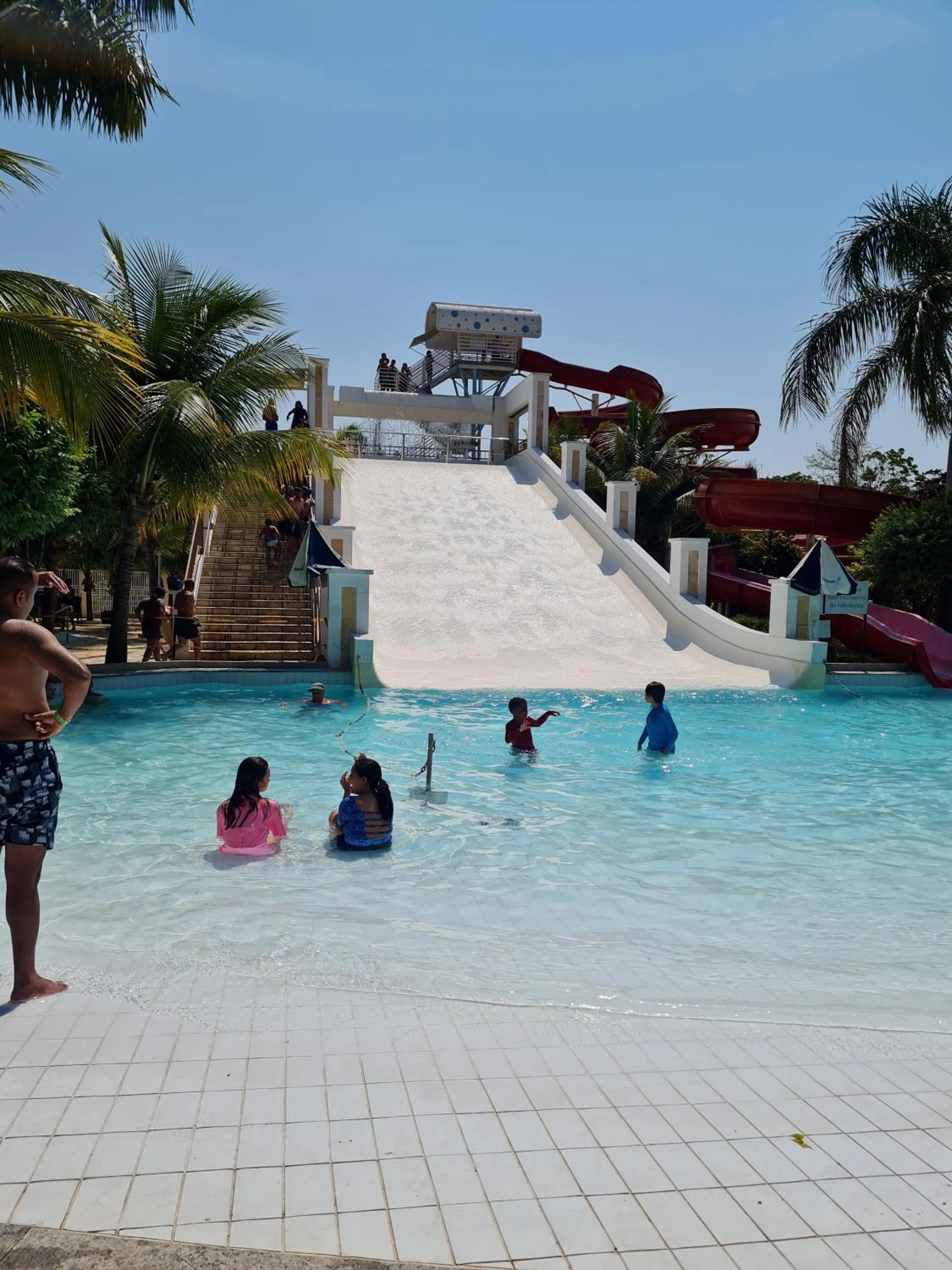 MOISES IMOVEIS Lacquas diROMA 10PESSOAS CALDAS NOVAS