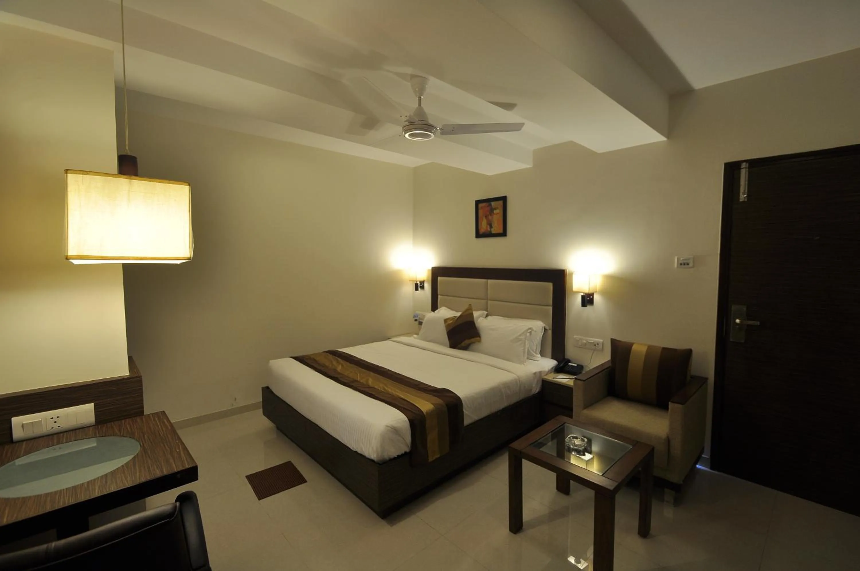 City view in Le Grande Residency -Unmarried Couples are not Allowed