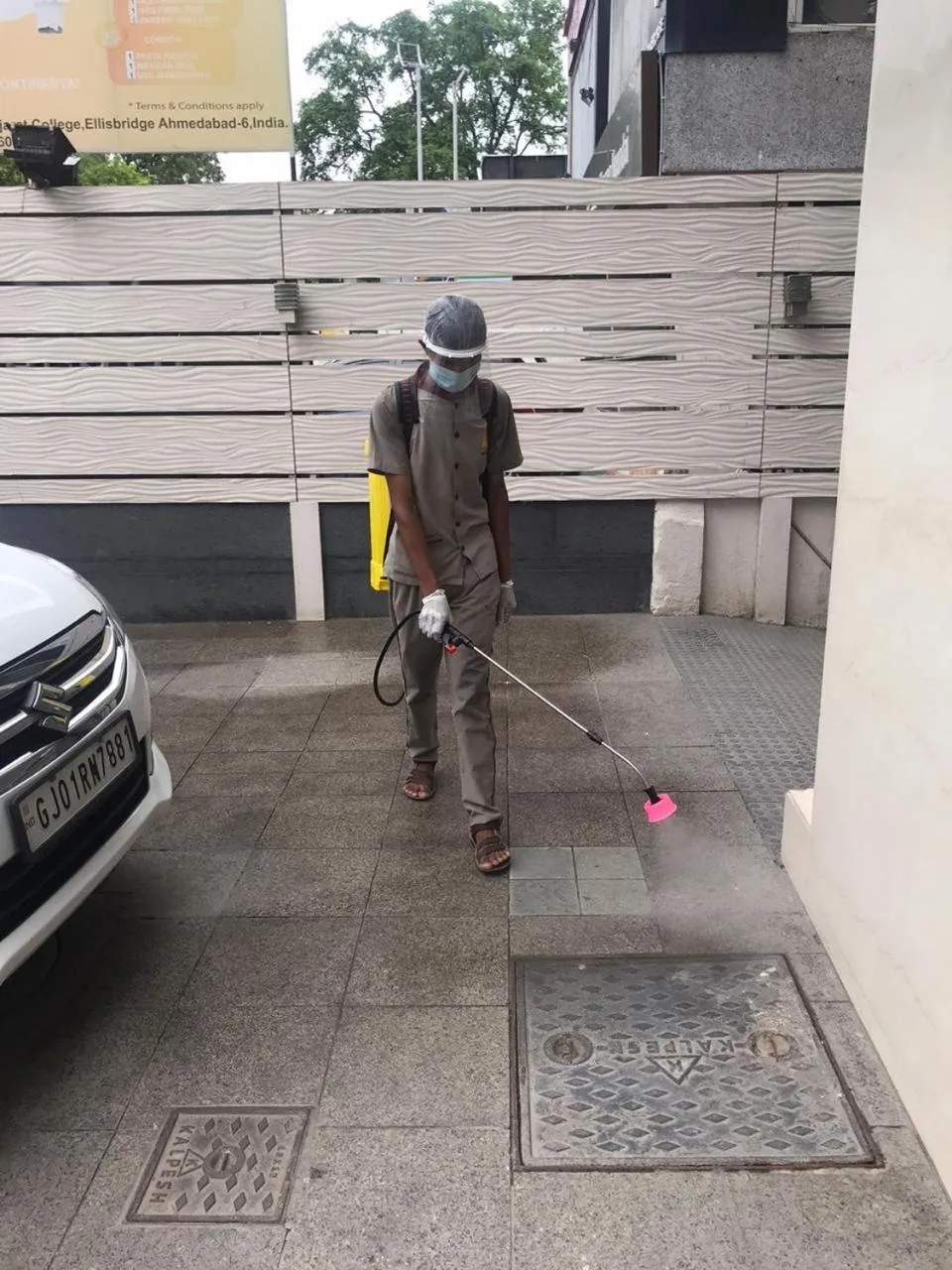 Other in Le Grande Residency -Unmarried Couples are not Allowed