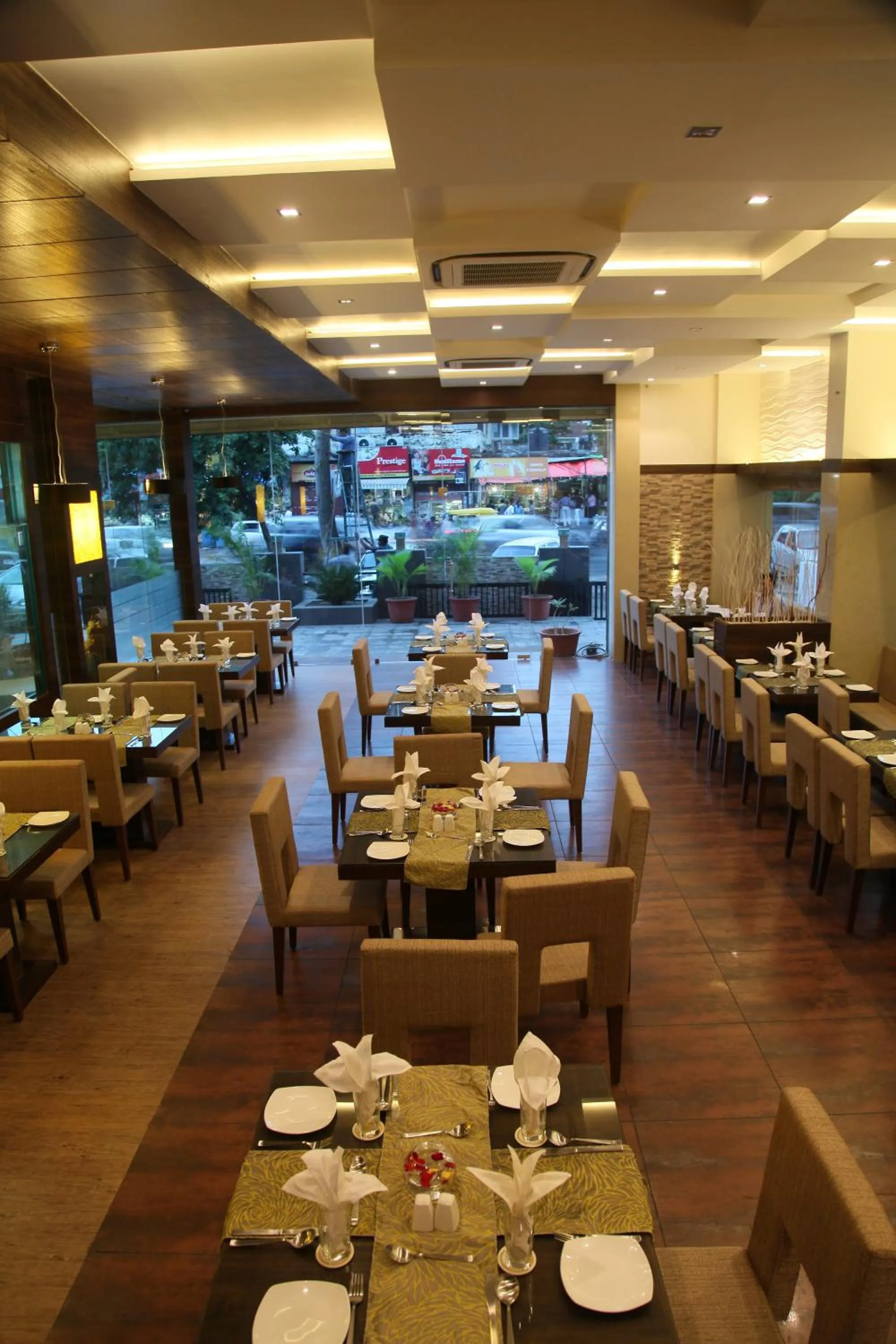 Restaurant/places to eat in Le Grande Residency -Unmarried Couples are not Allowed