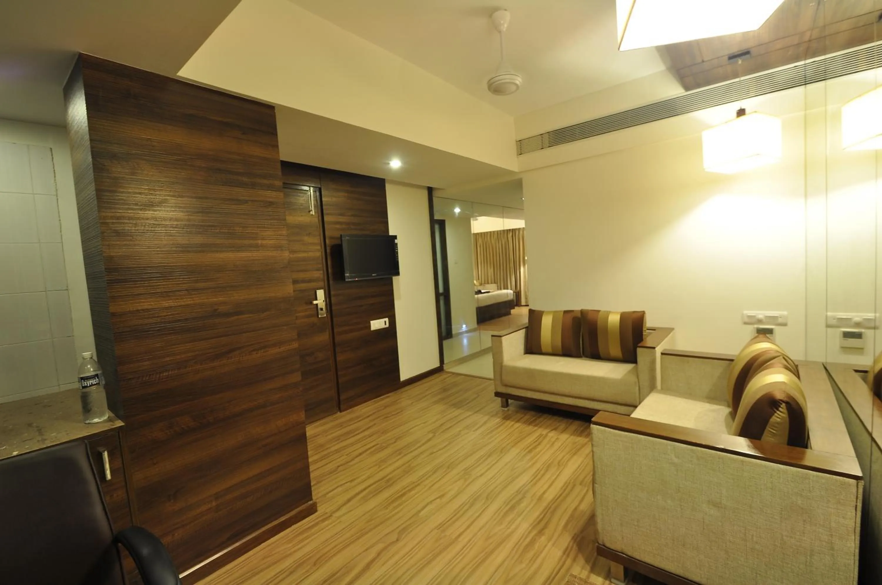 Area and facilities in Le Grande Residency -Unmarried Couples are not Allowed