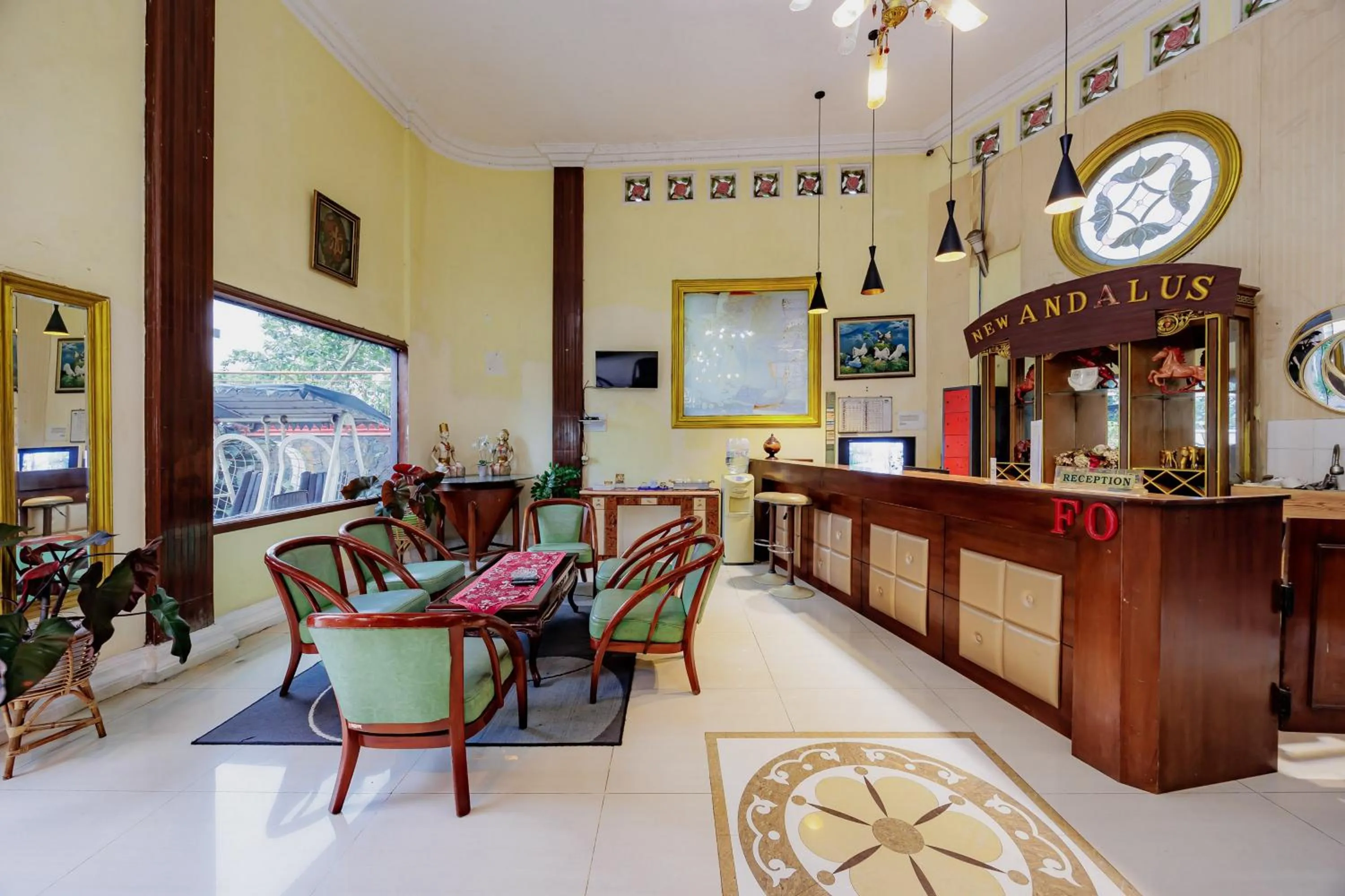 Lobby or reception in RedDoorz at Hotel Andalus Puncak
