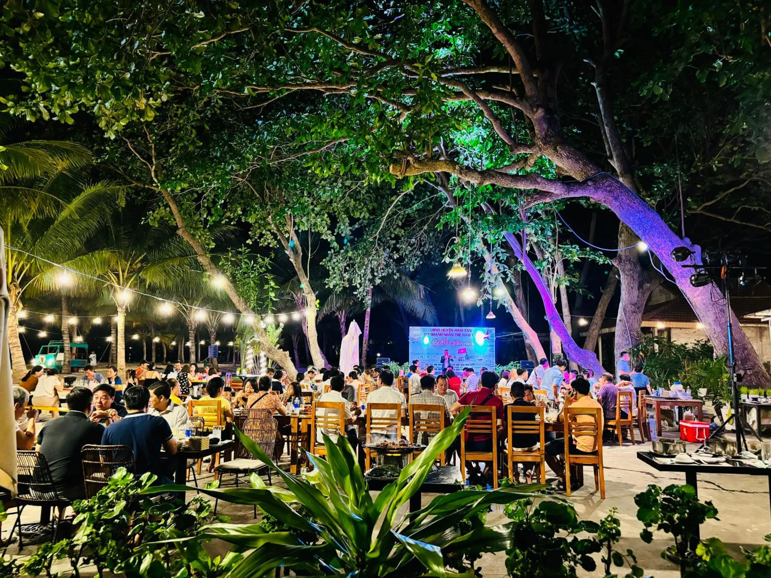 Restaurant/places to eat in Tan Son Nhat Con Dao Resort