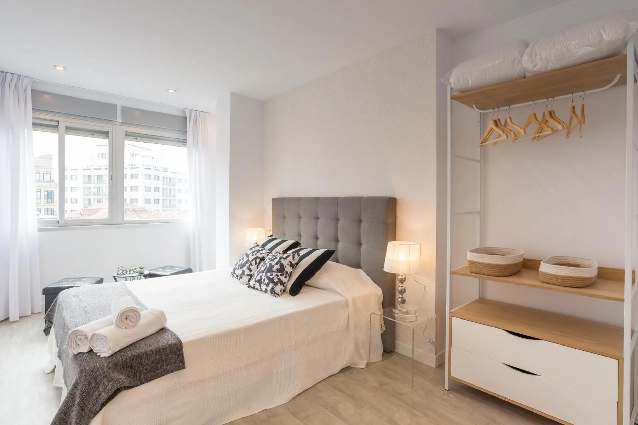 Other, Bed in Urbe10 Angel Ganivet 2 Bedrooms Apartment