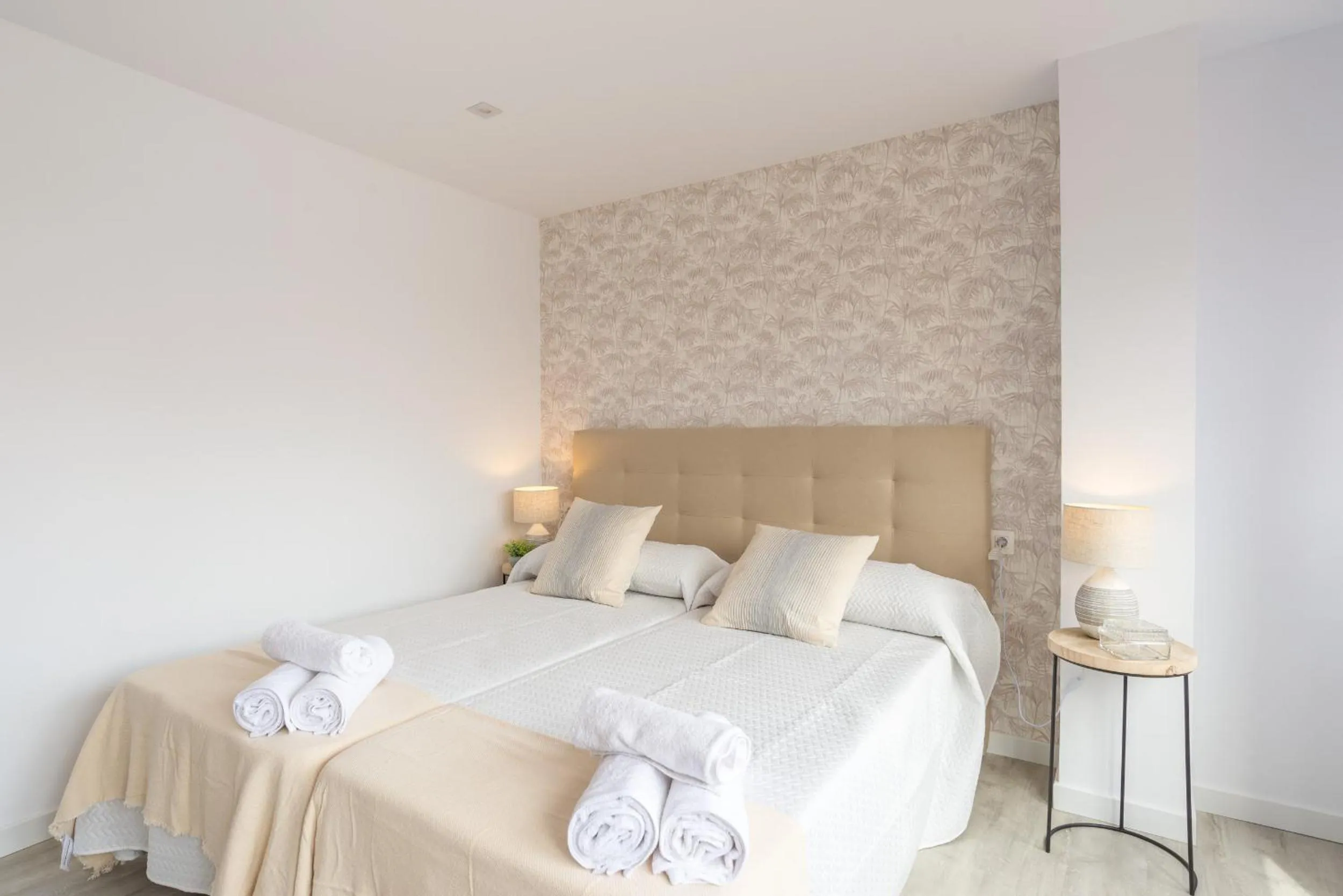 Other, Bed in Urbe10 Angel Ganivet 2 Bedrooms Apartment