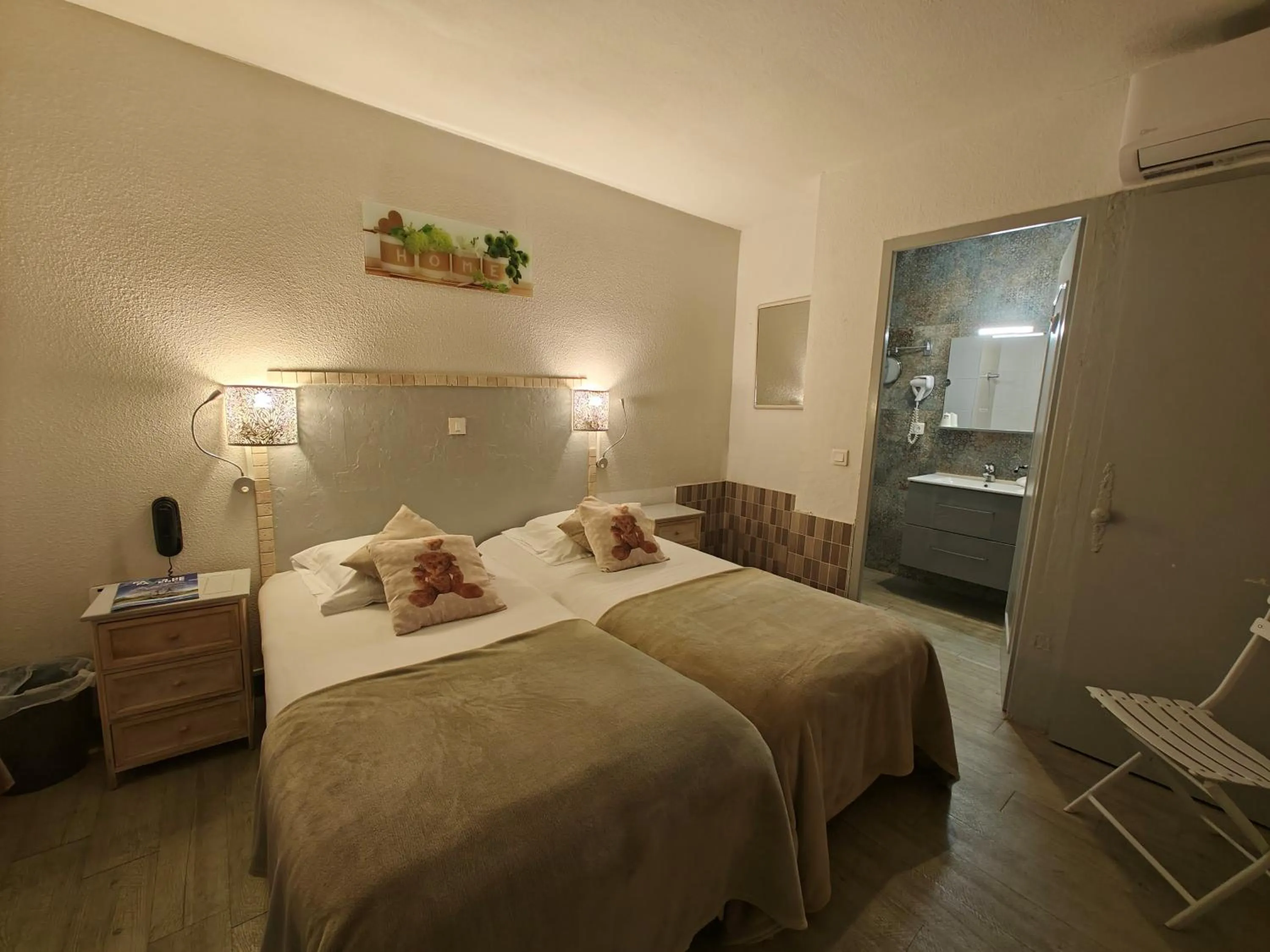 Bed in Auberge Des Pins