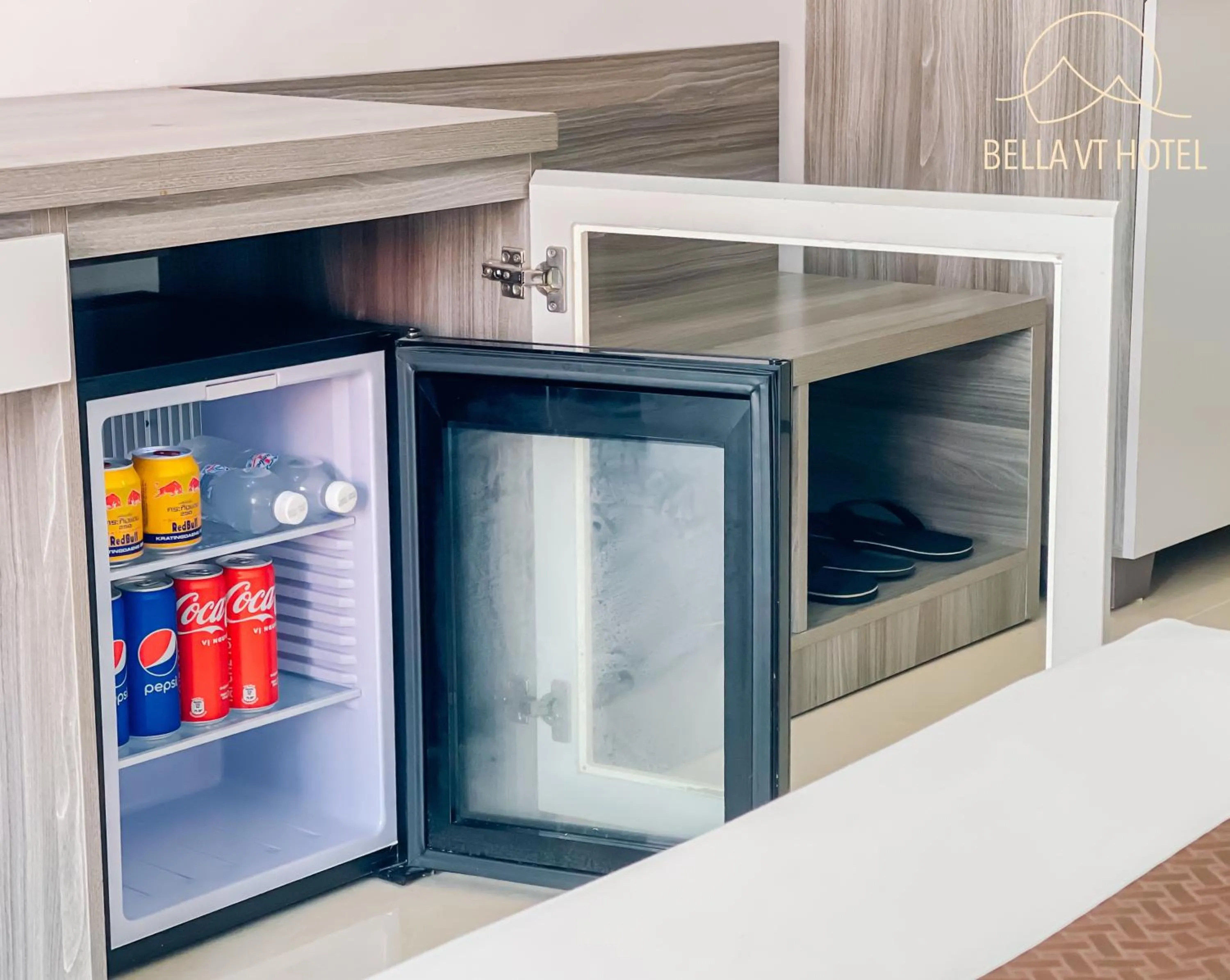 oven in BELLA VT HOTEL