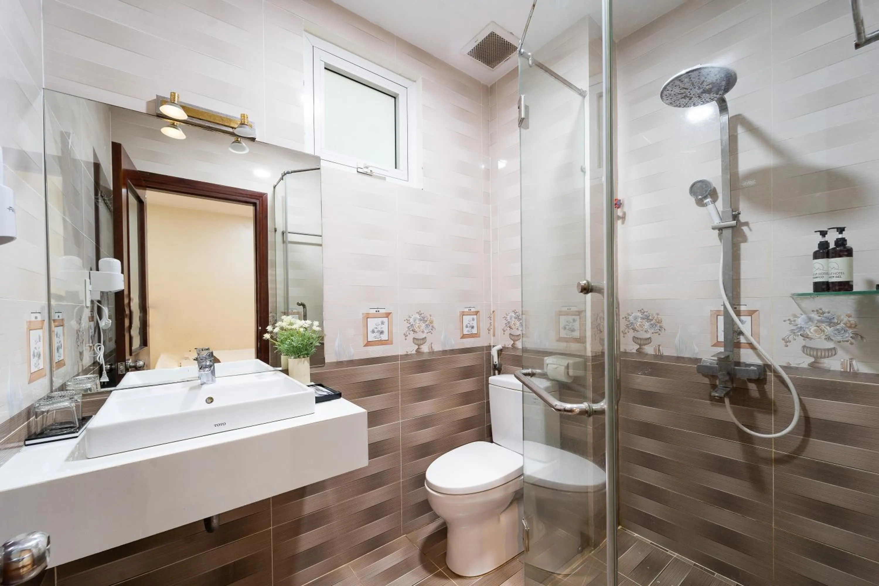 Toilet in Bella VT Hotel - Bãi Sau Vũng Tàu