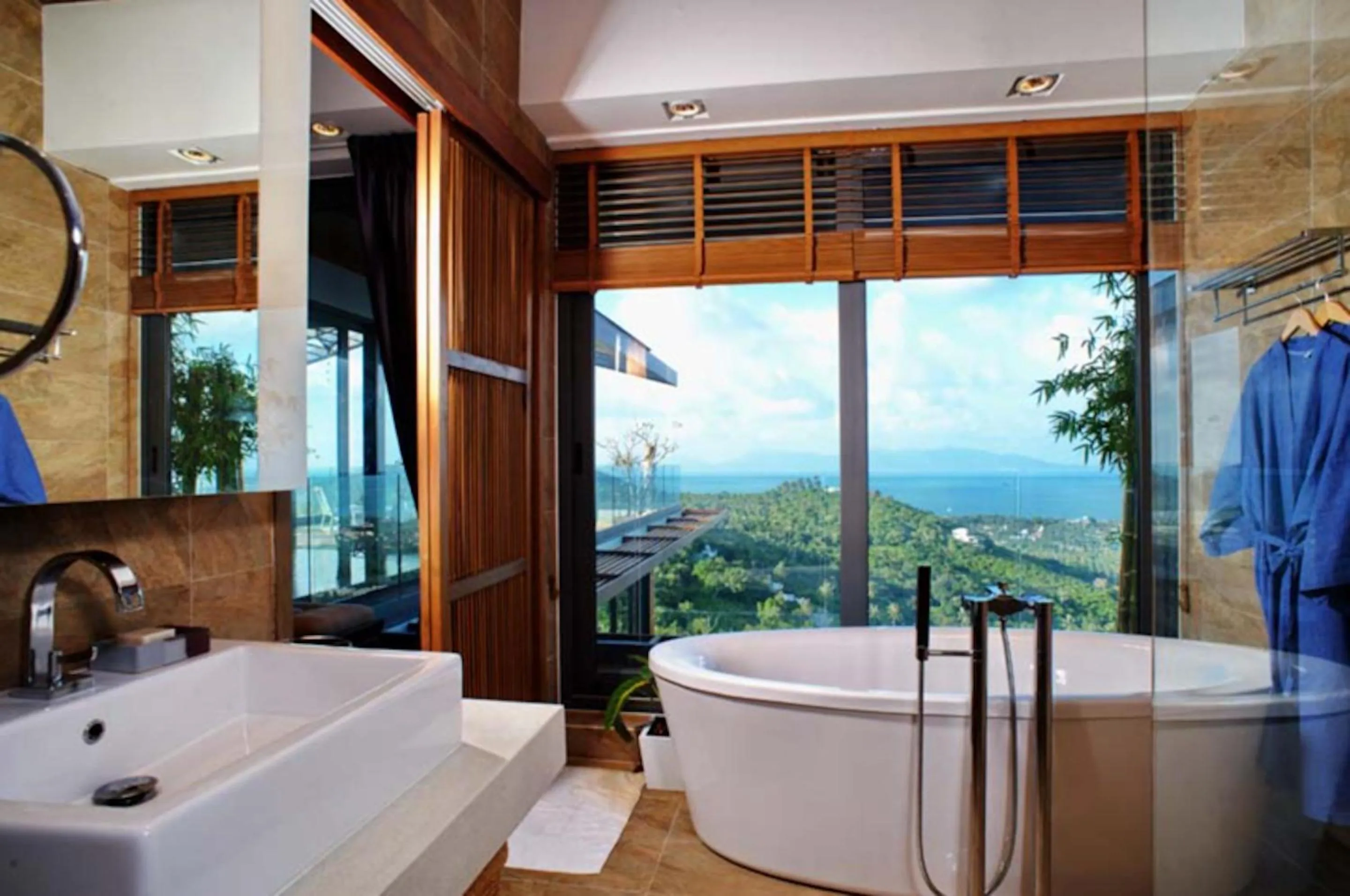 Bathroom in 9 Bedroom Sea Blue View Villa - 5 Star with Staff SDV080A-By Samui Dream Villas