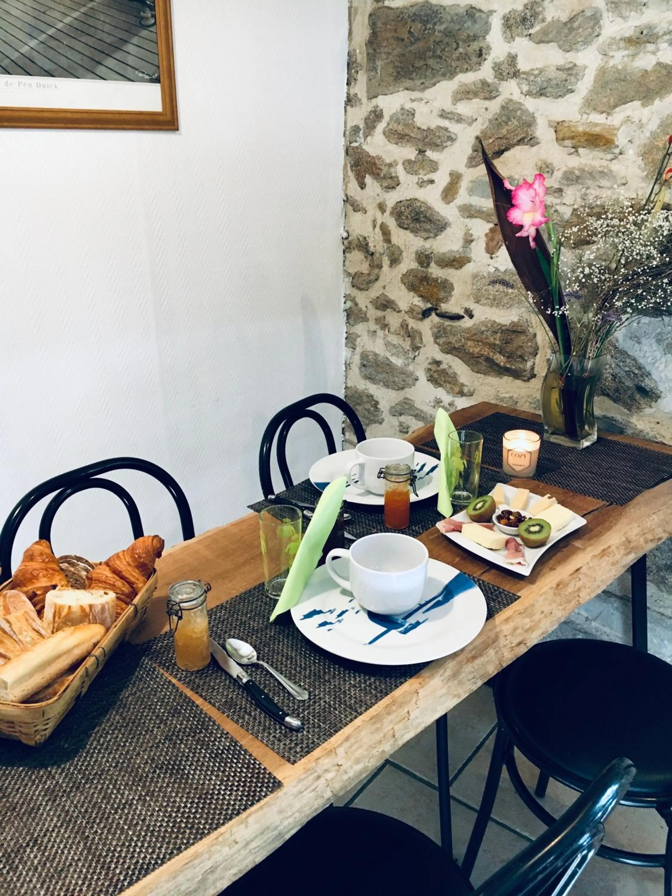 Breakfast in Chambres d'Hôtes du Manoir du Haut Salmon