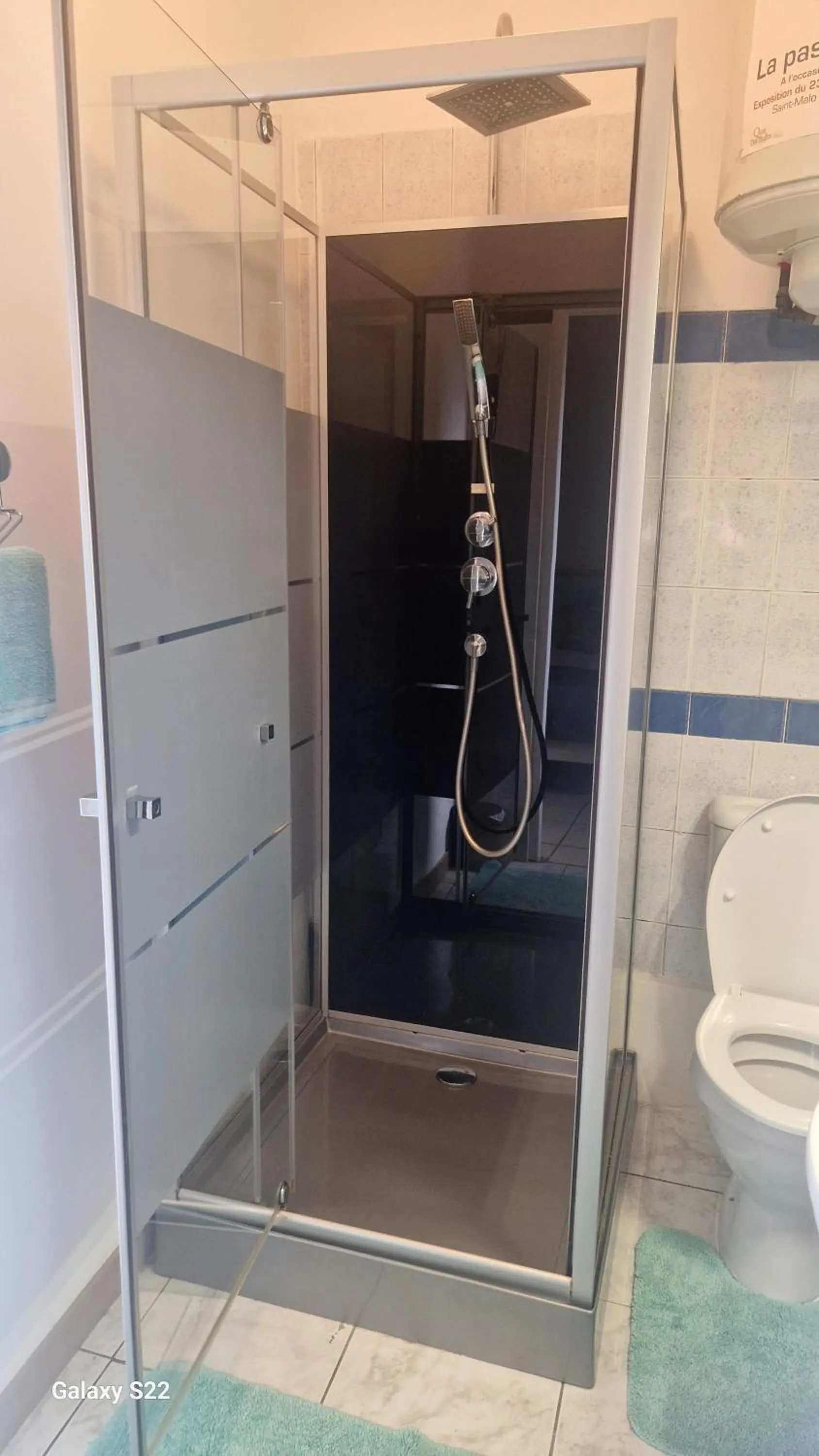 Bathroom in Chambres d'Hôtes du Manoir du Haut Salmon