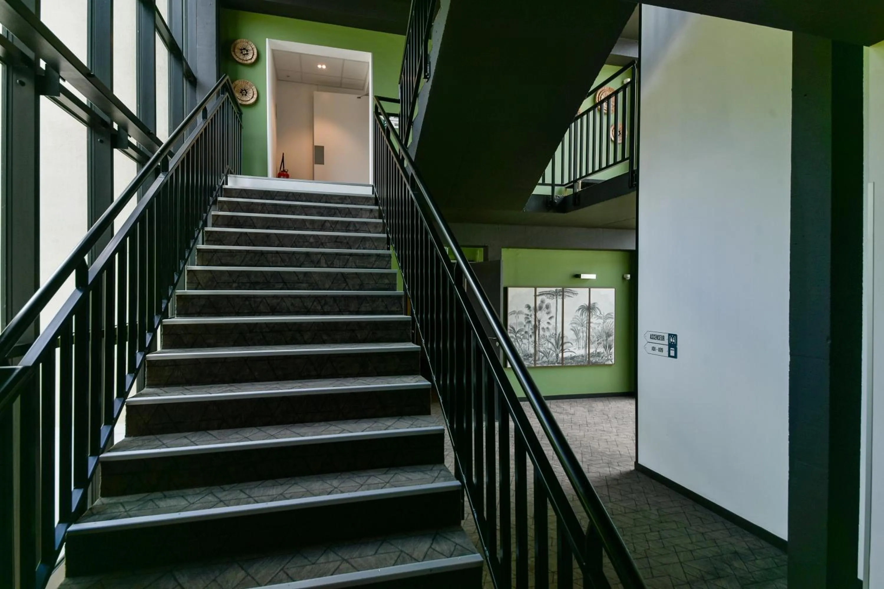 acessibility in Kyriad Crepy En Valois