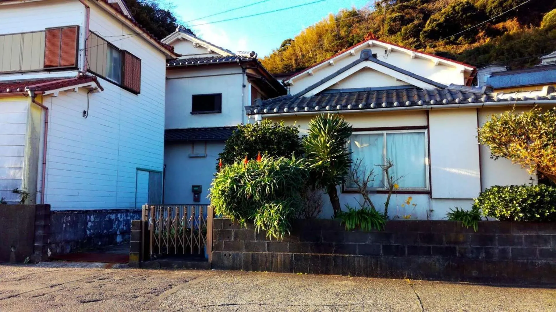 Izu Hokkawa Seaside Guesthouse 伊豆北川の家