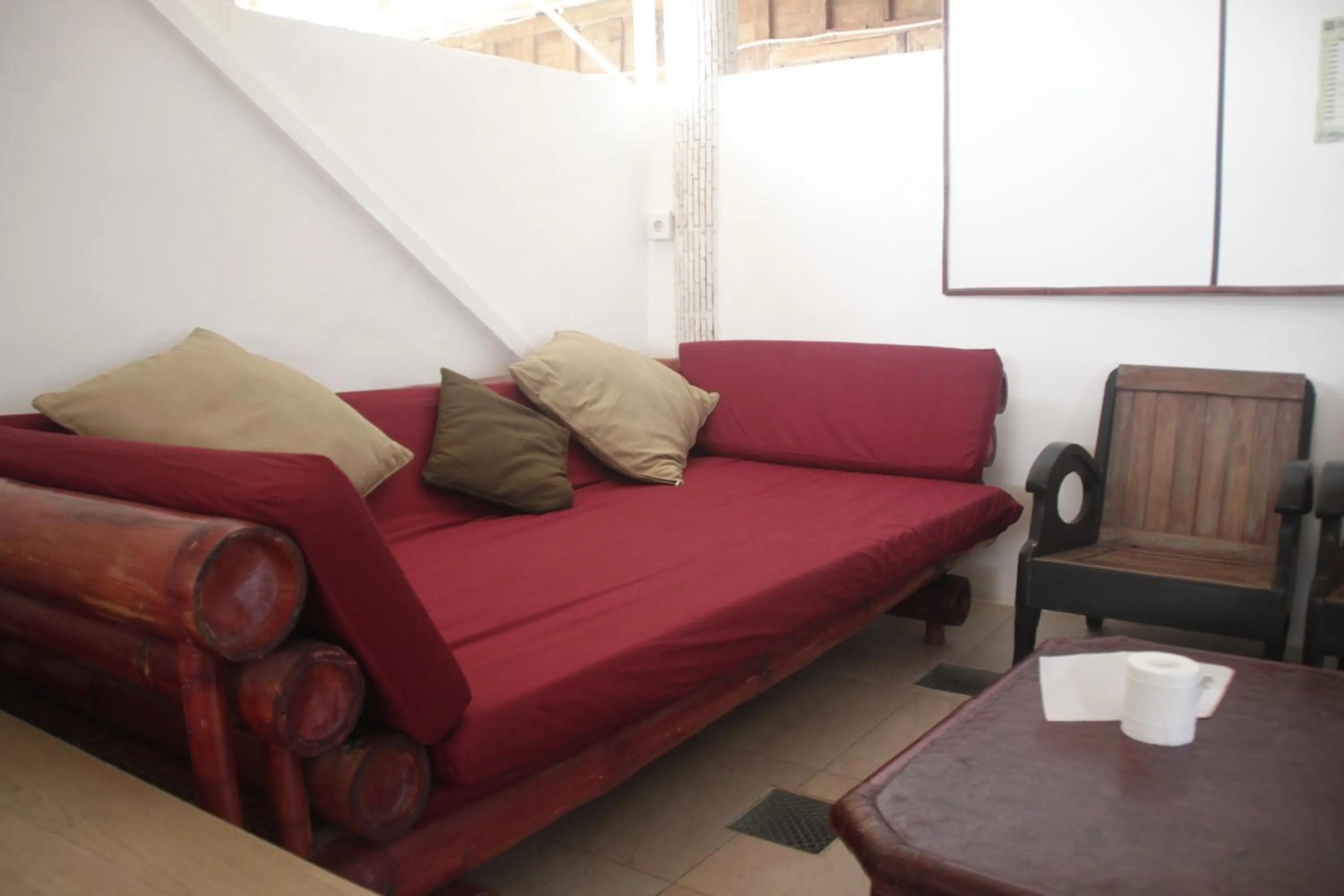 Dining area in Seabreeze Hostel Bali