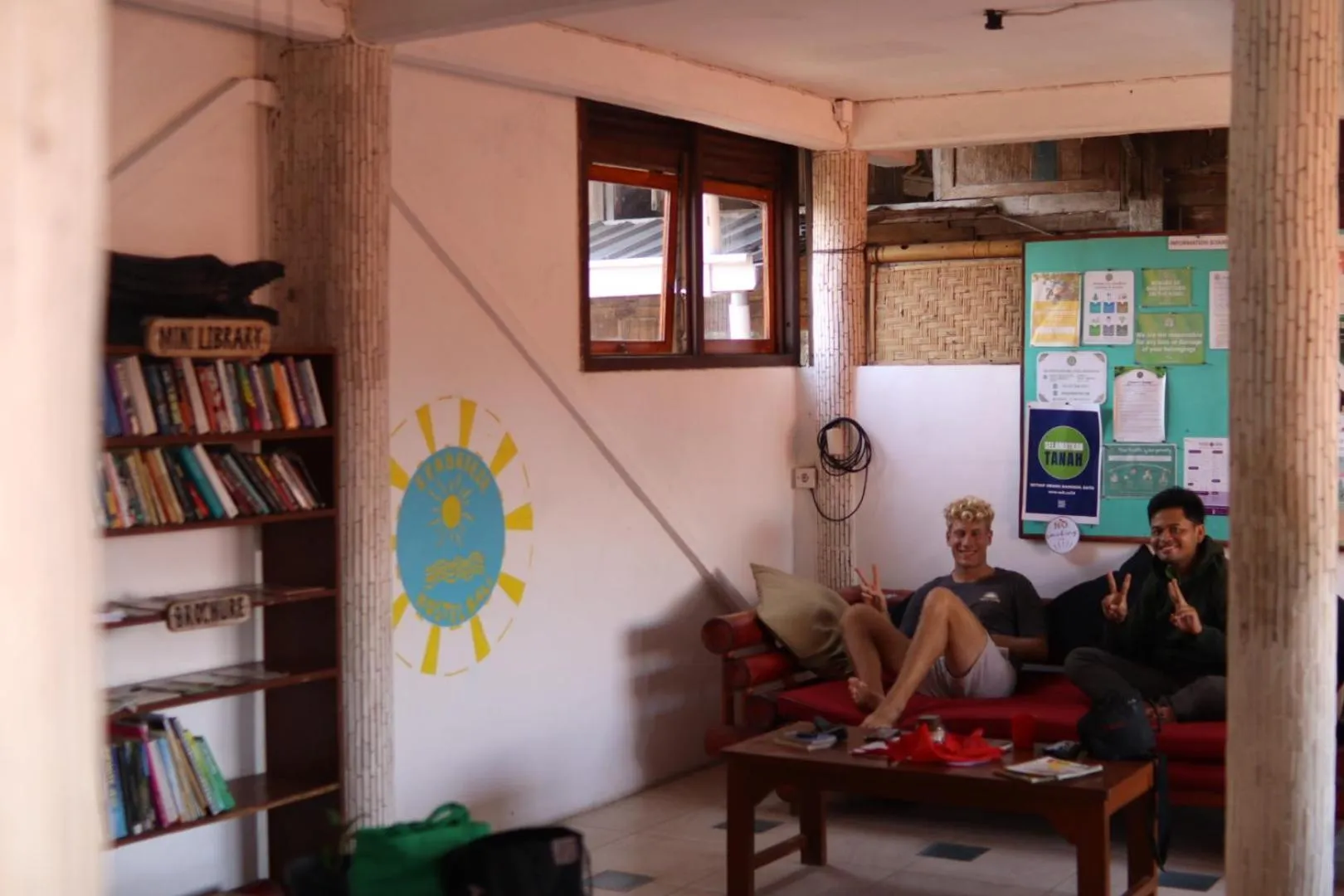 Living room in Seabreeze Hostel Bali