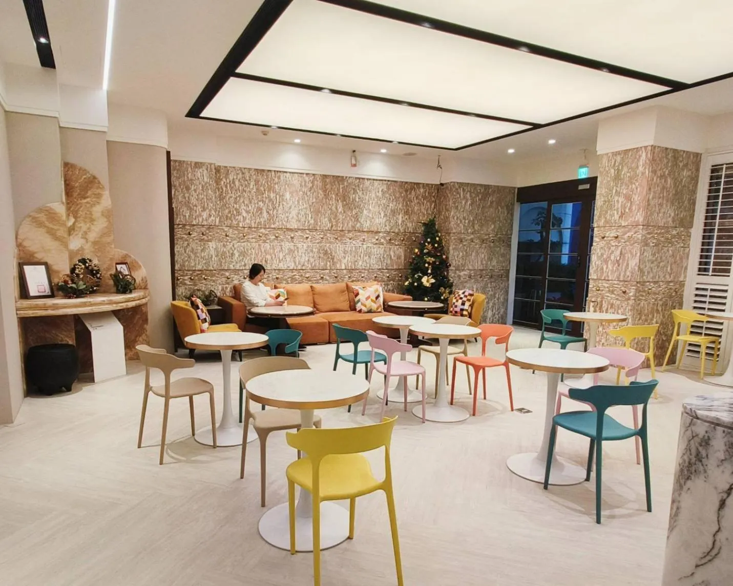 Seating area in Taipei Charming City Hotel