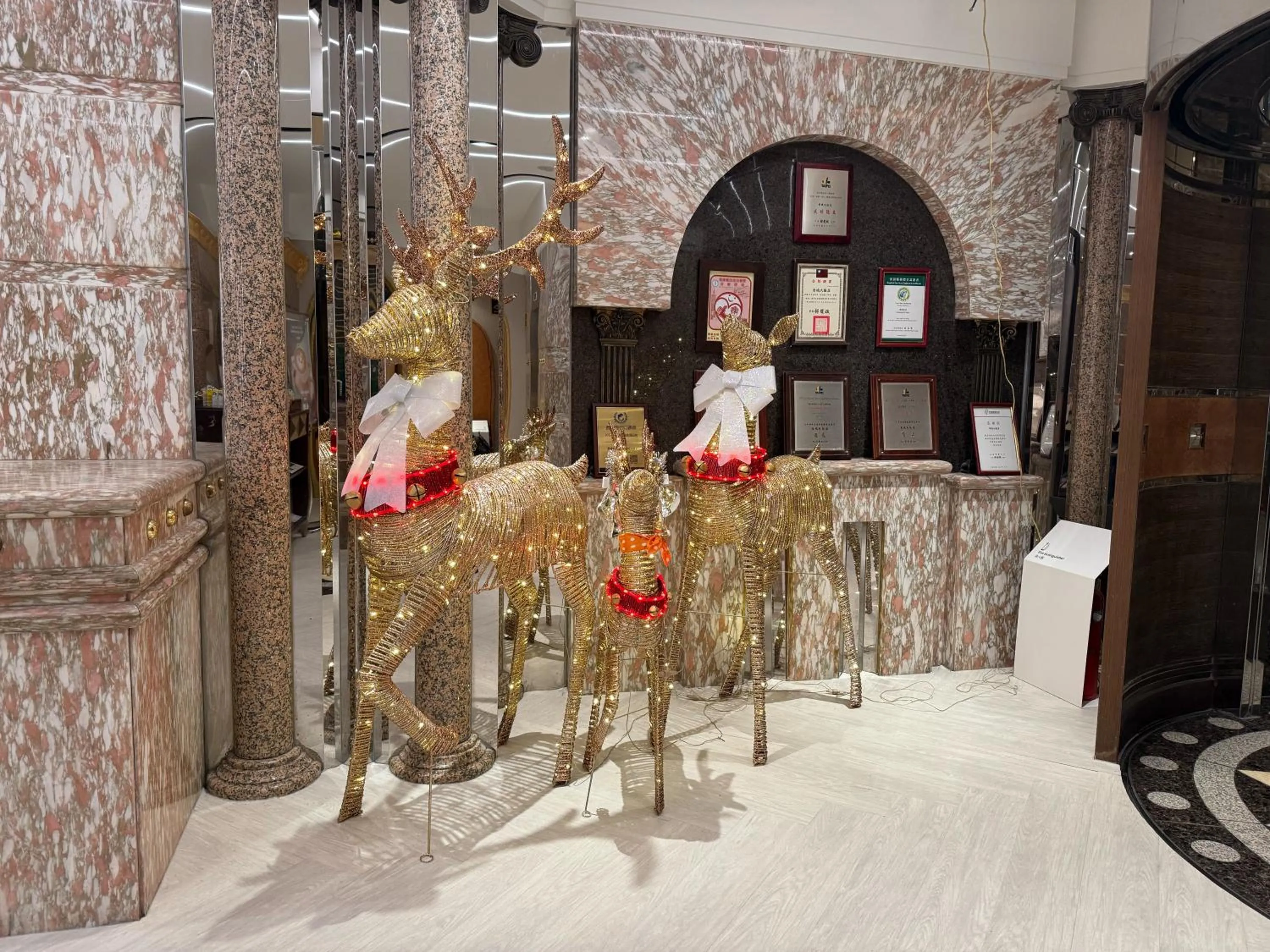 Decorative detail in Taipei Charming City Hotel