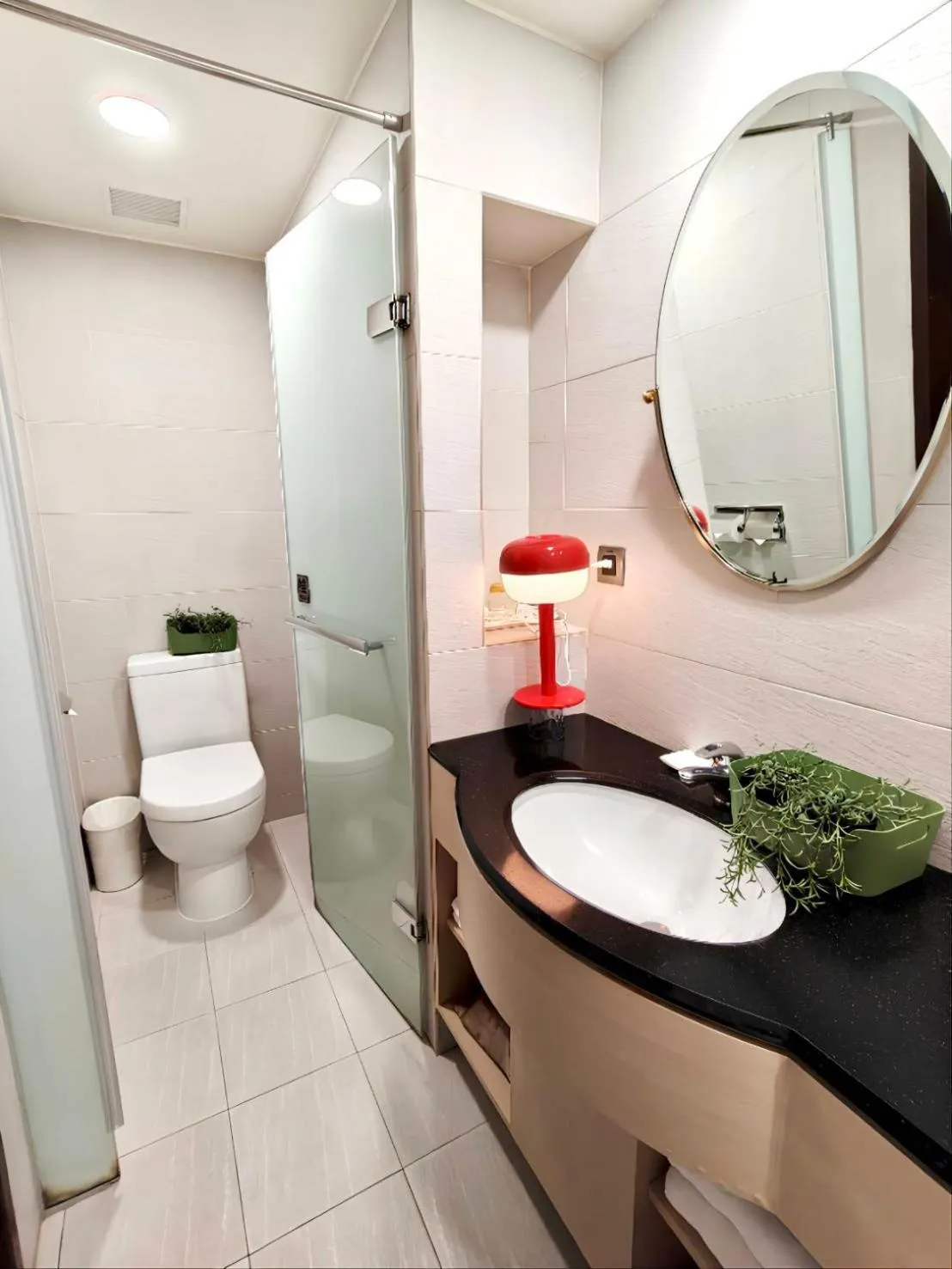 Toilet in Taipei Charming City Hotel