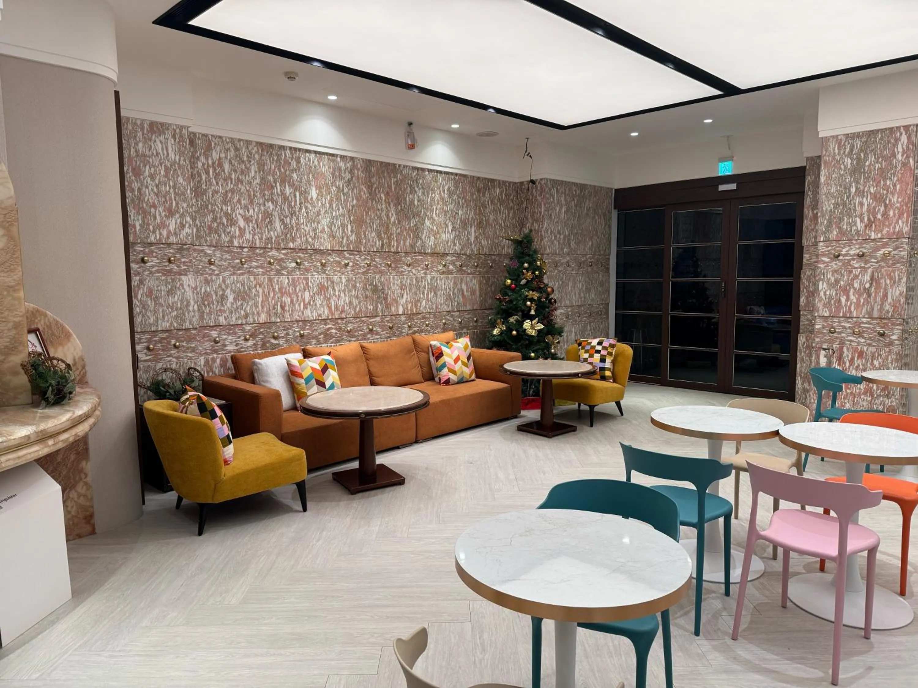 Seating area in Taipei Charming City Hotel