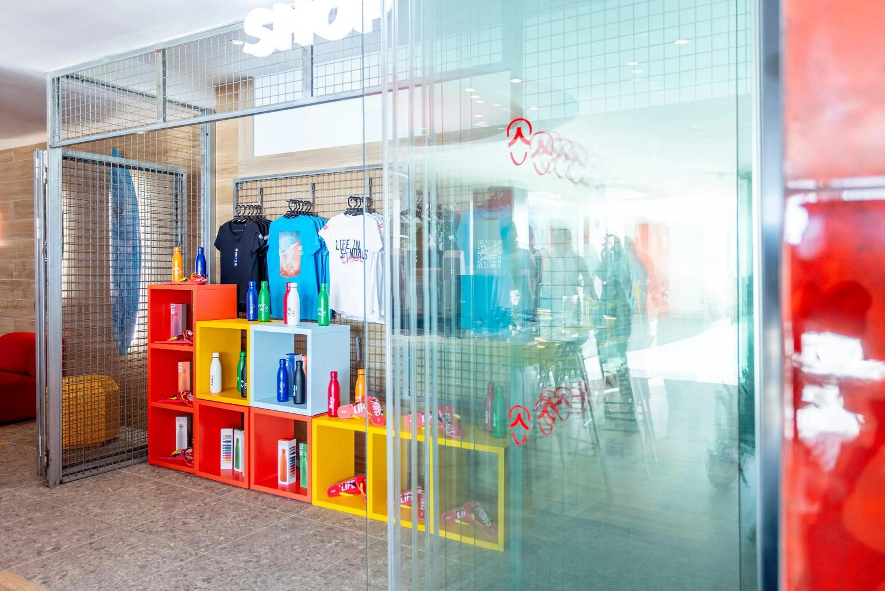 On-site shops in Sholeo Lodges Los Gigantes