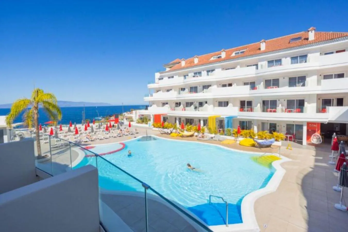 Photo of the whole room in Sholeo Lodges Los Gigantes
