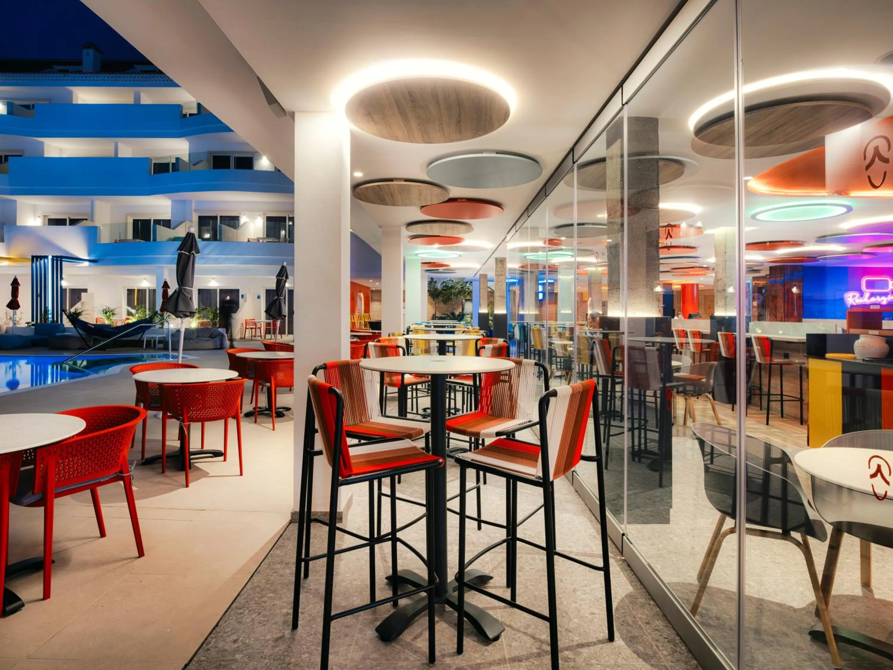 Swimming pool in Sholeo Lodges Los Gigantes