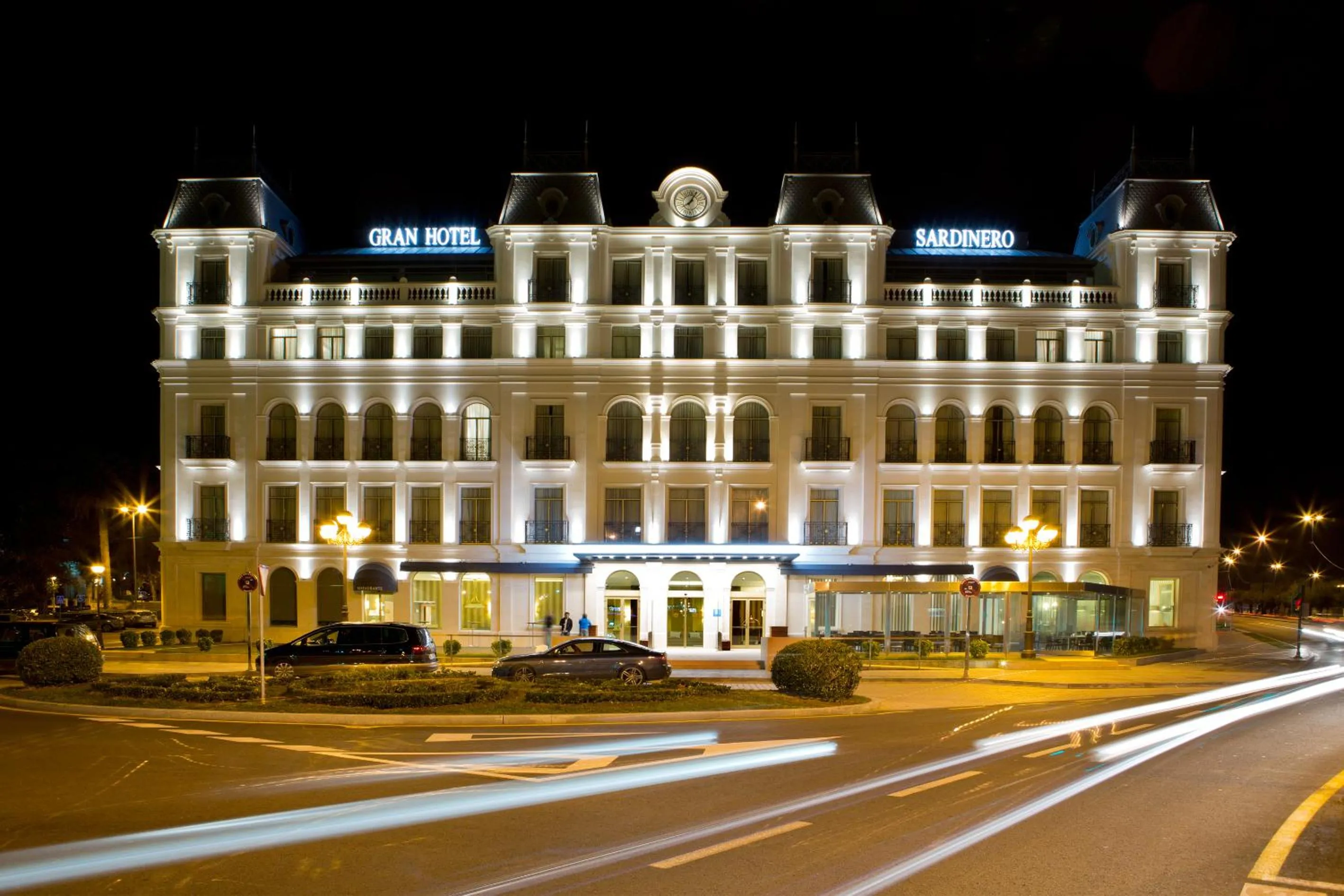 Facade/entrance in Gran Hotel Sardinero