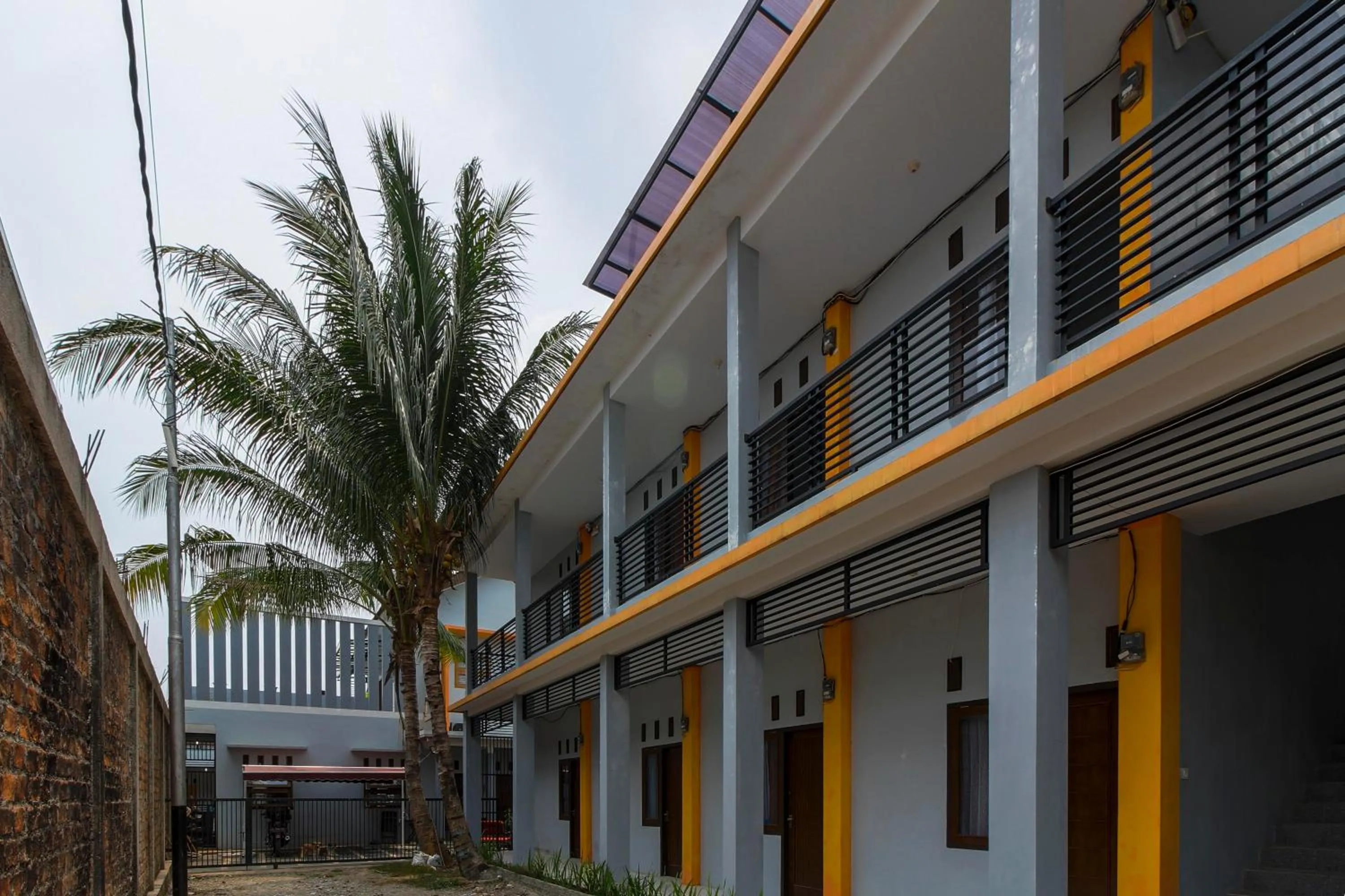 Property building in RedDoorz @ Jagakarsa 2