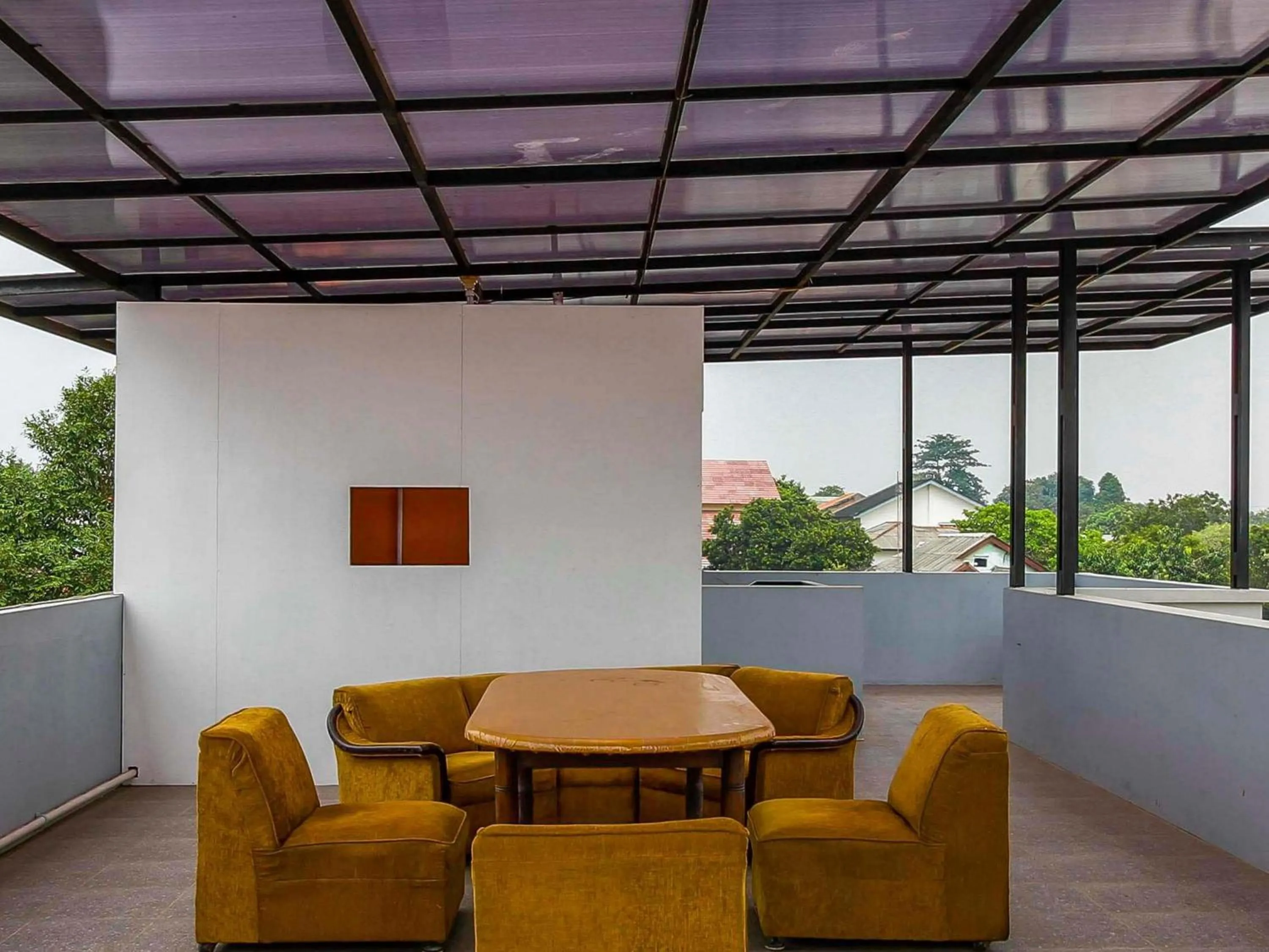 Seating area in RedDoorz @ Jagakarsa 2