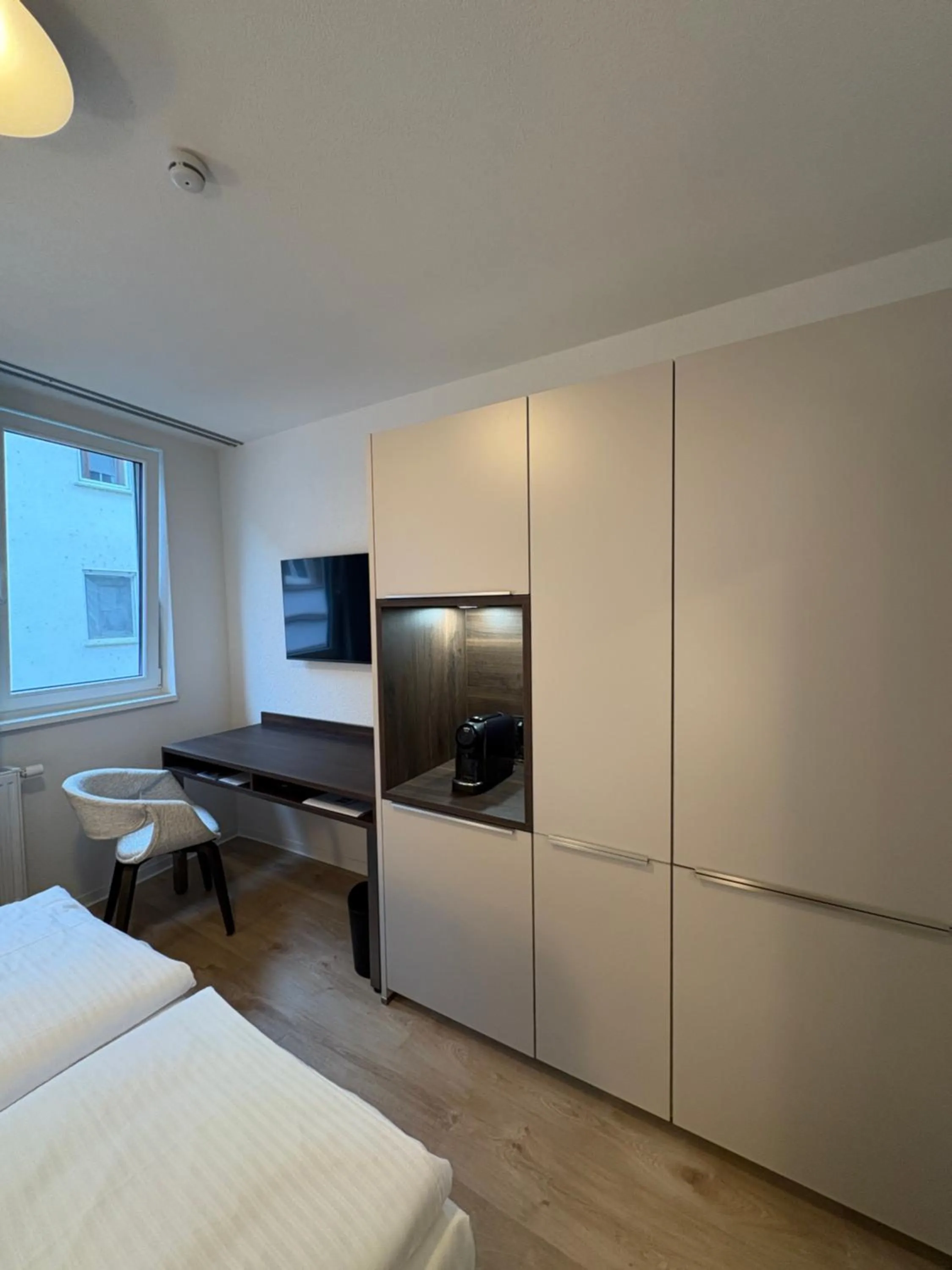 TV and multimedia, Bed in BC Hotel Bad Kreuznach mit Restaurant Mühlentor