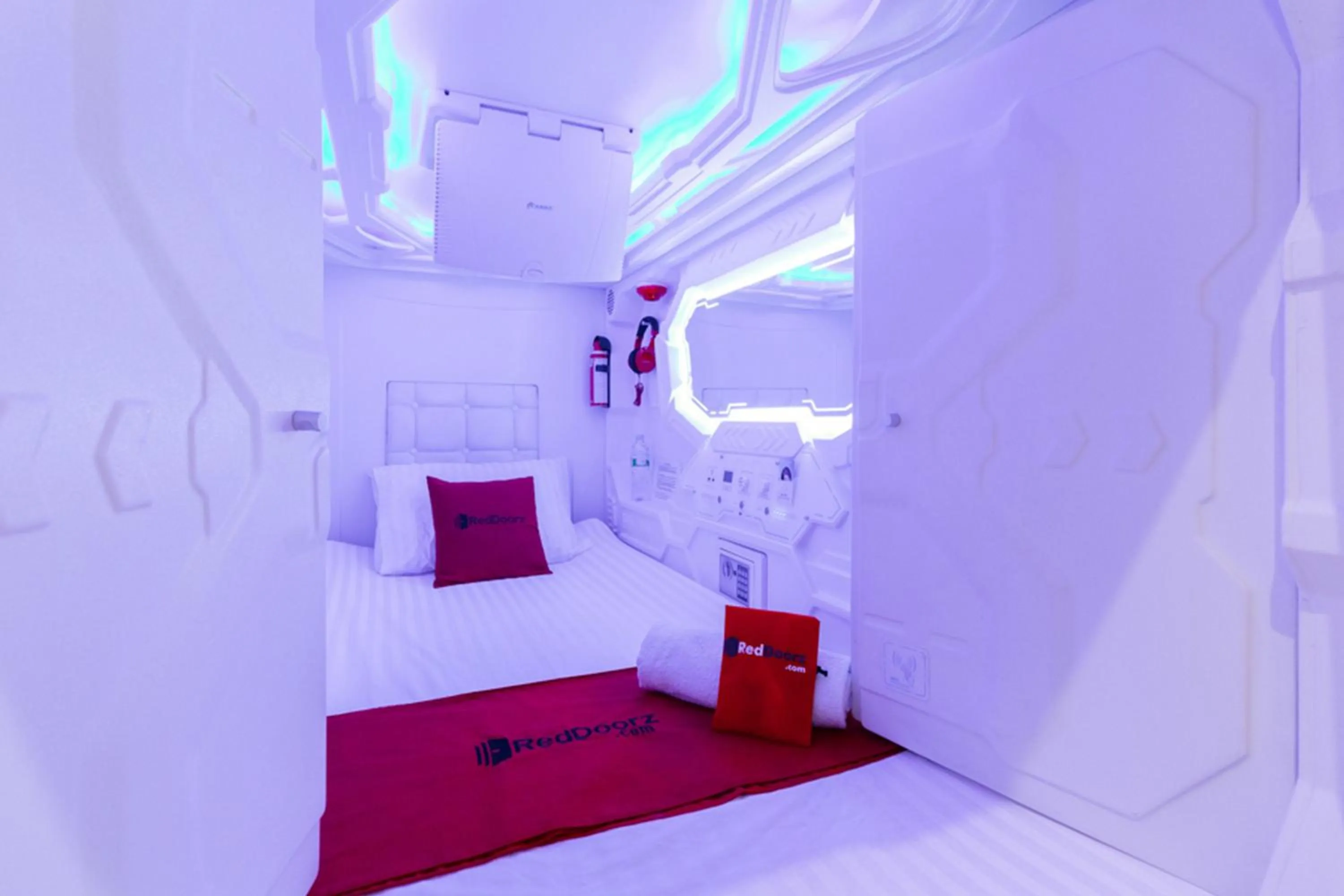 Bed in RedDoorz Hostel @ Capsule Inn Medan