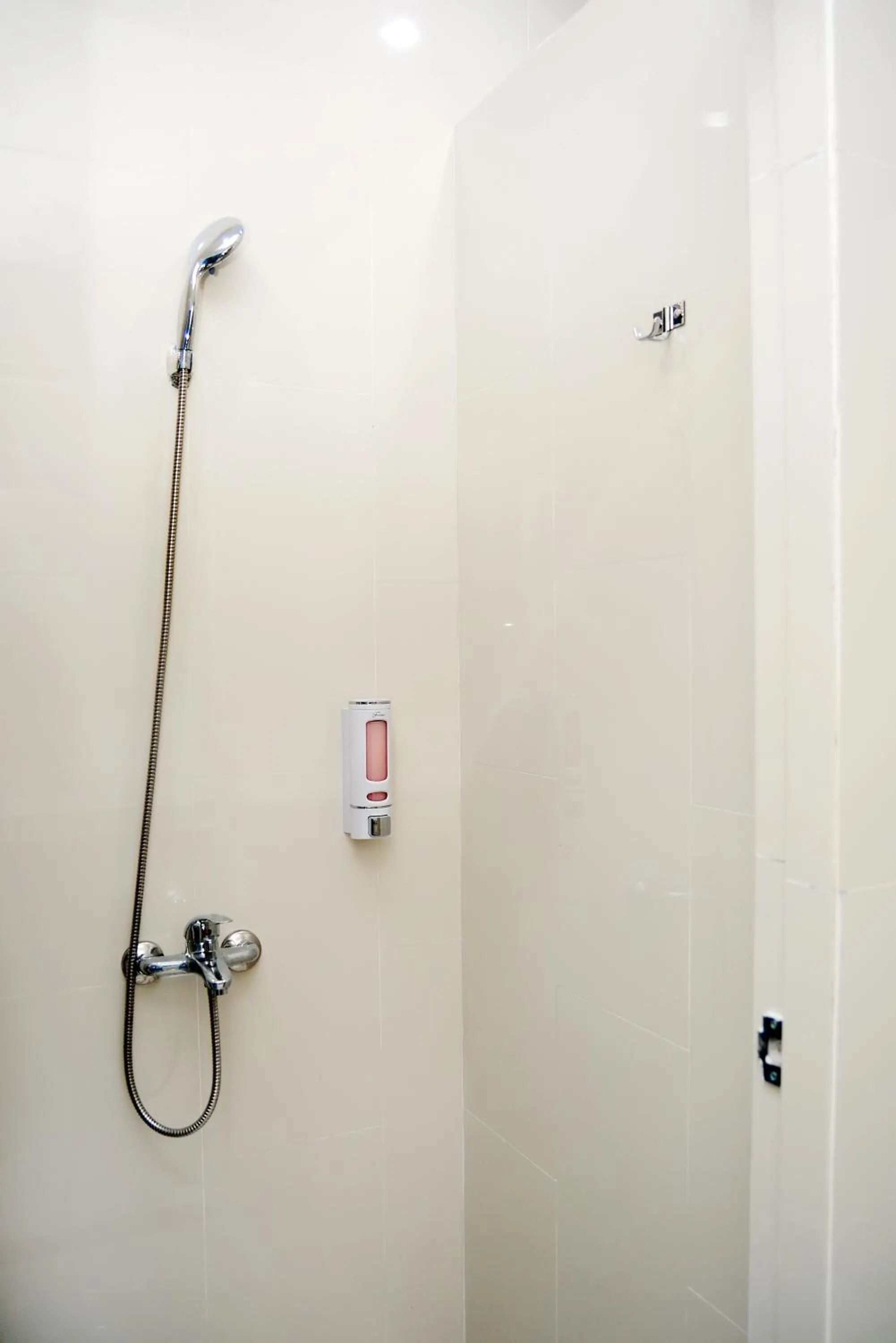 Bathroom in RedDoorz Hostel @ Capsule Inn Medan