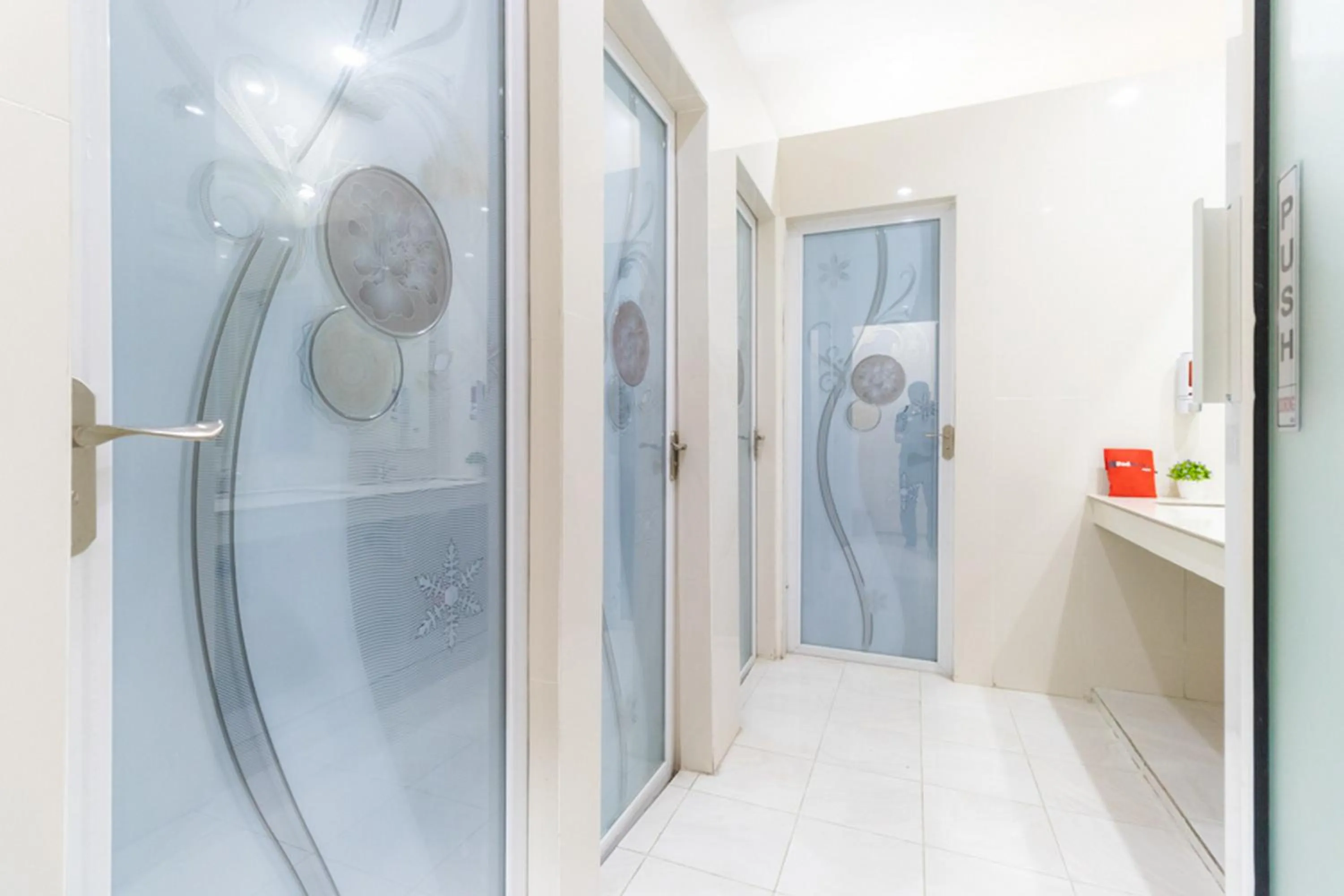 RedDoorz Hostel @ Capsule Inn Medan