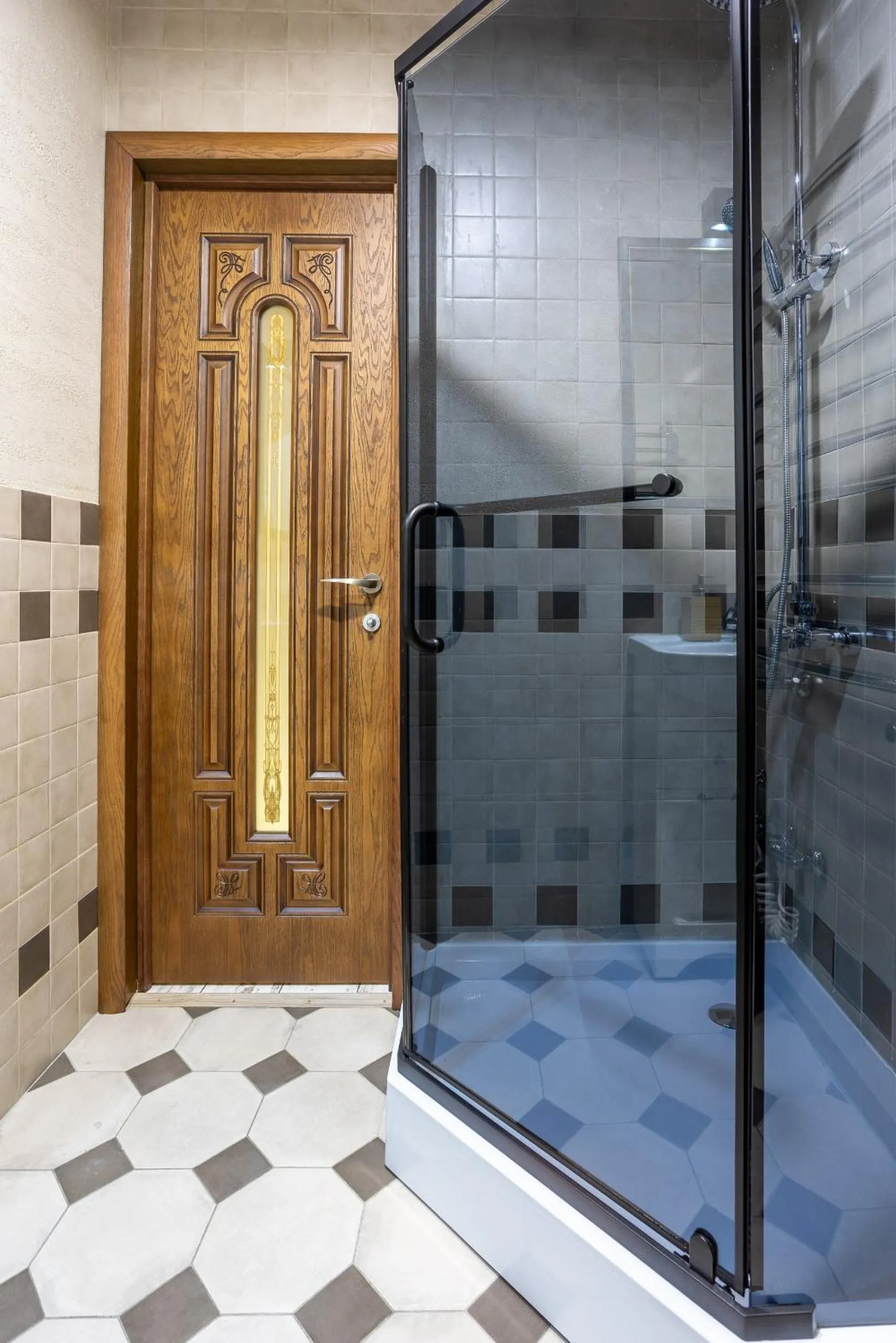 Shower in Sacvoyage Hotel