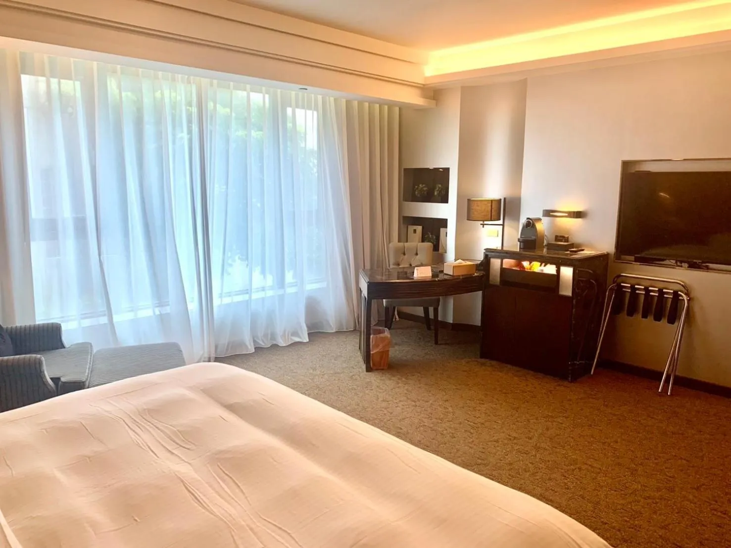 Photo of the whole room, Bed in S Aura Hotel