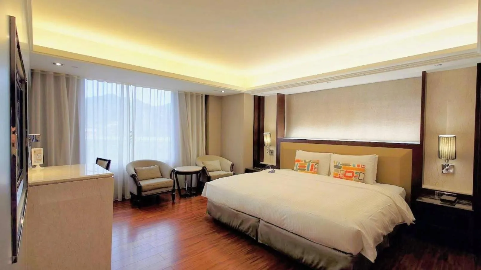 Photo of the whole room, Bed in S Aura Hotel
