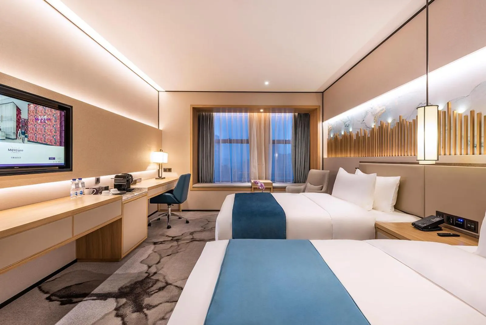 TV and multimedia, Bed in Mercure Chengdu Huapaifang