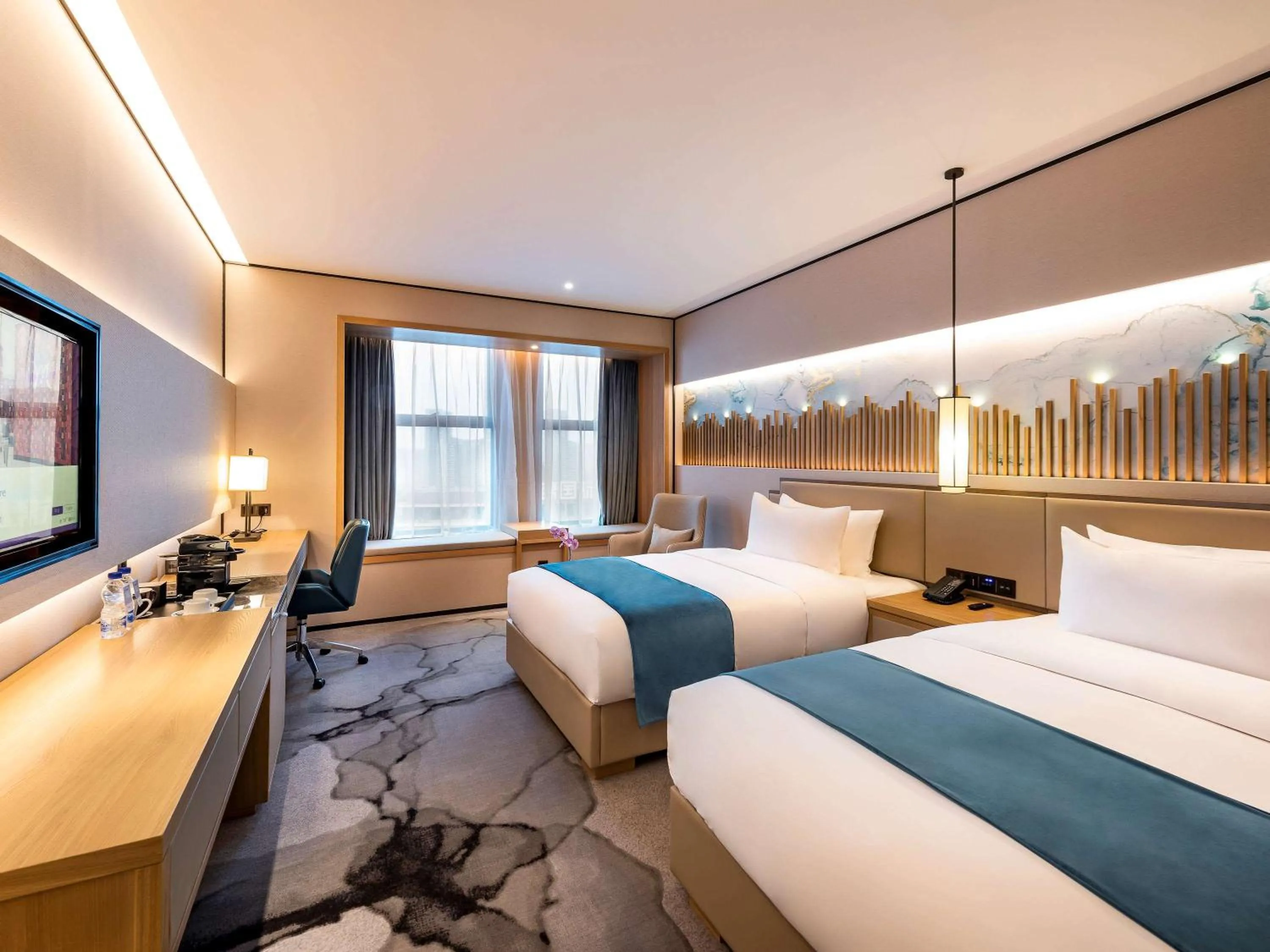 Photo of the whole room, Bed in Mercure Chengdu Huapaifang