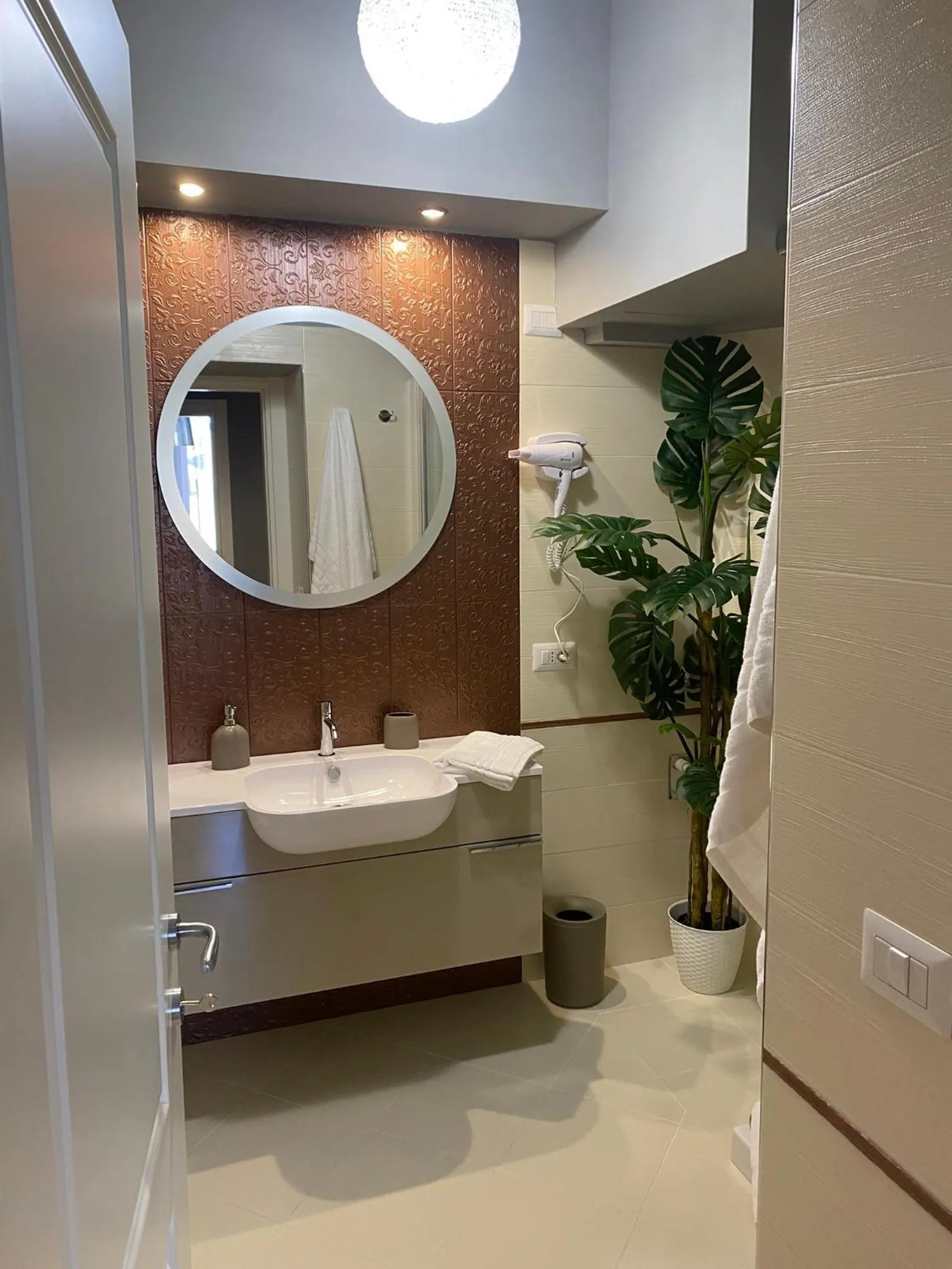 Bathroom in BB SAVOIA Affittacamere