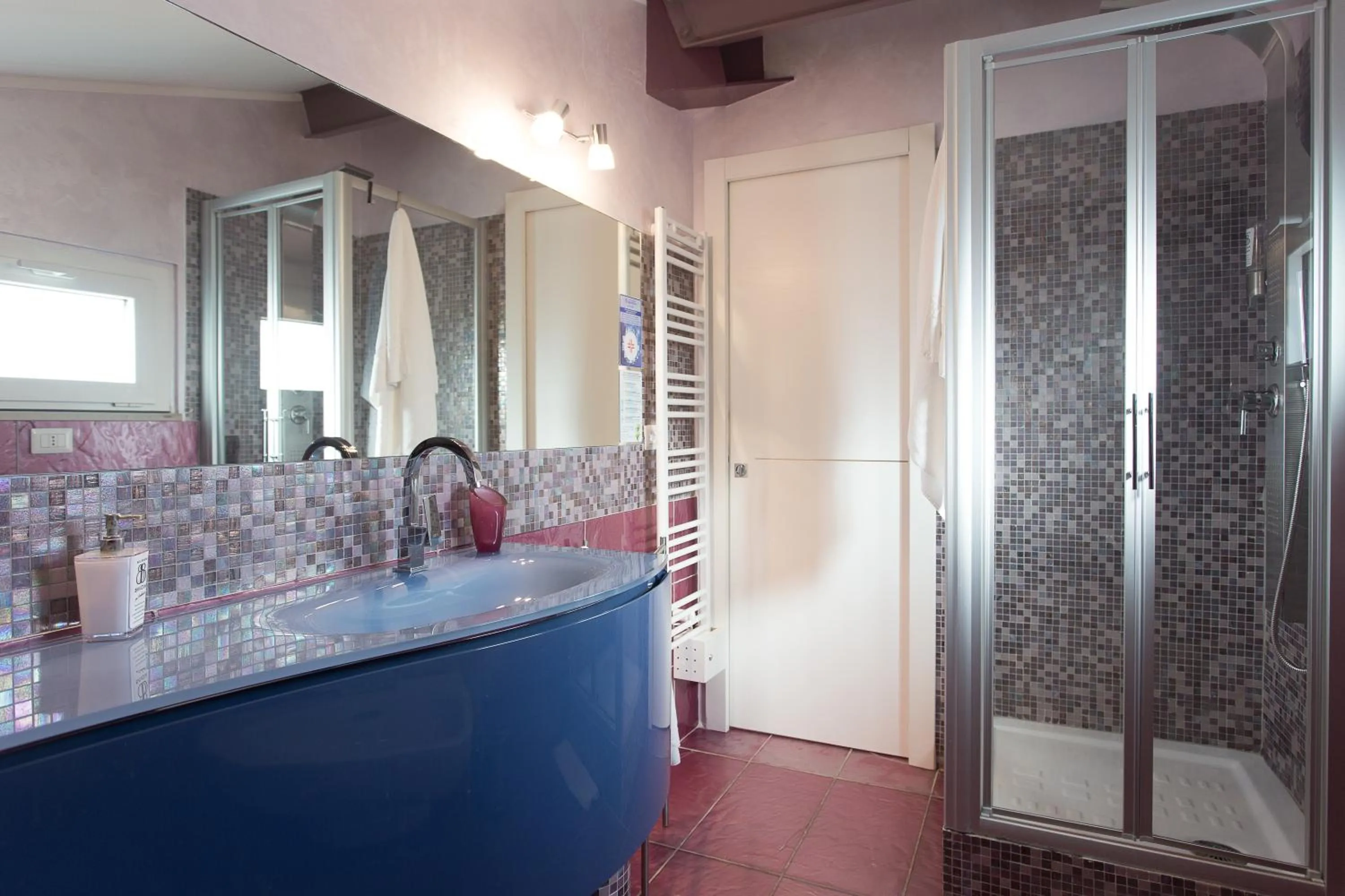 Shower in BB SAVOIA Affittacamere